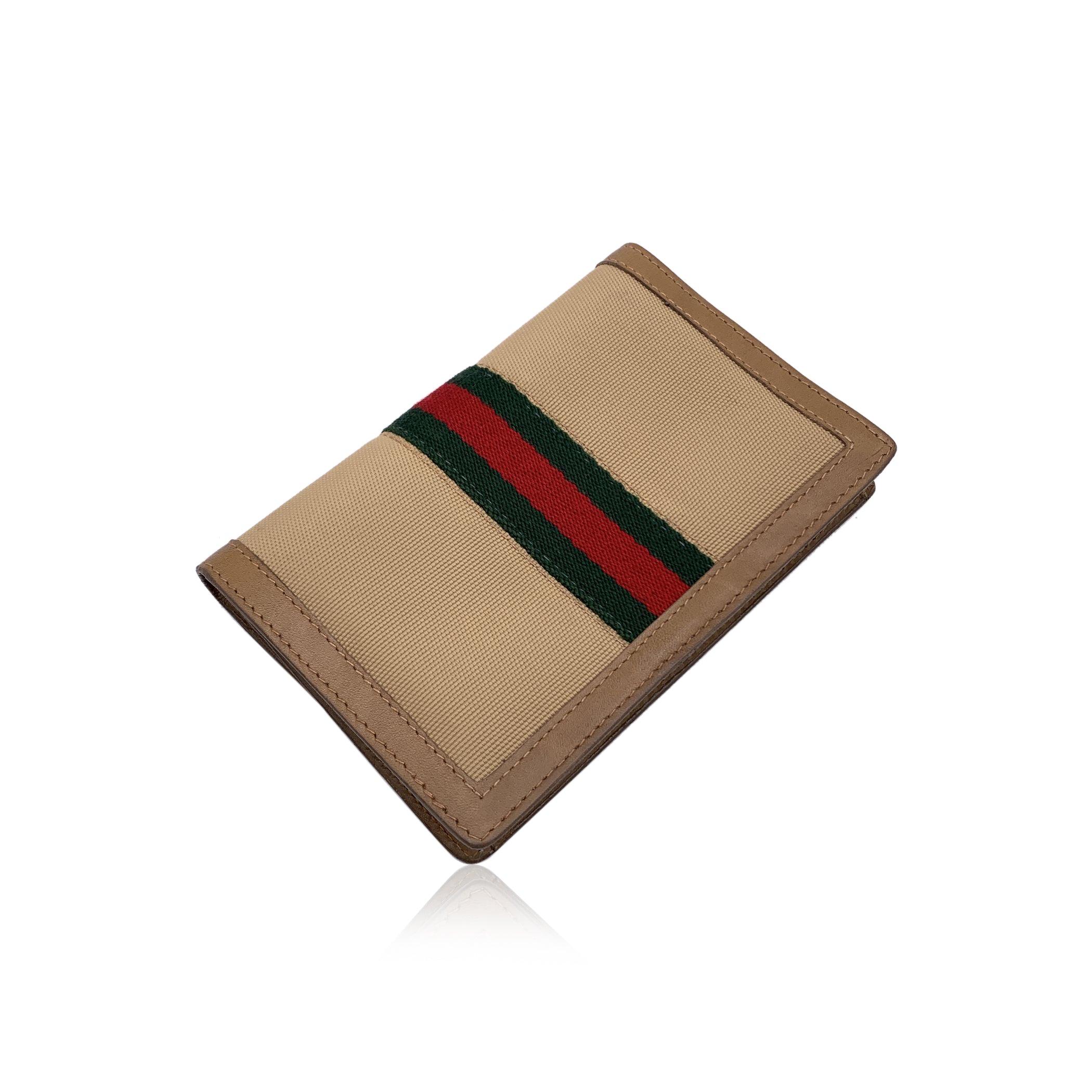 Gucci Vintage Beige Canvas Small Flap Wallet Coin Purse with Stripes In Good Condition In Rome, Rome