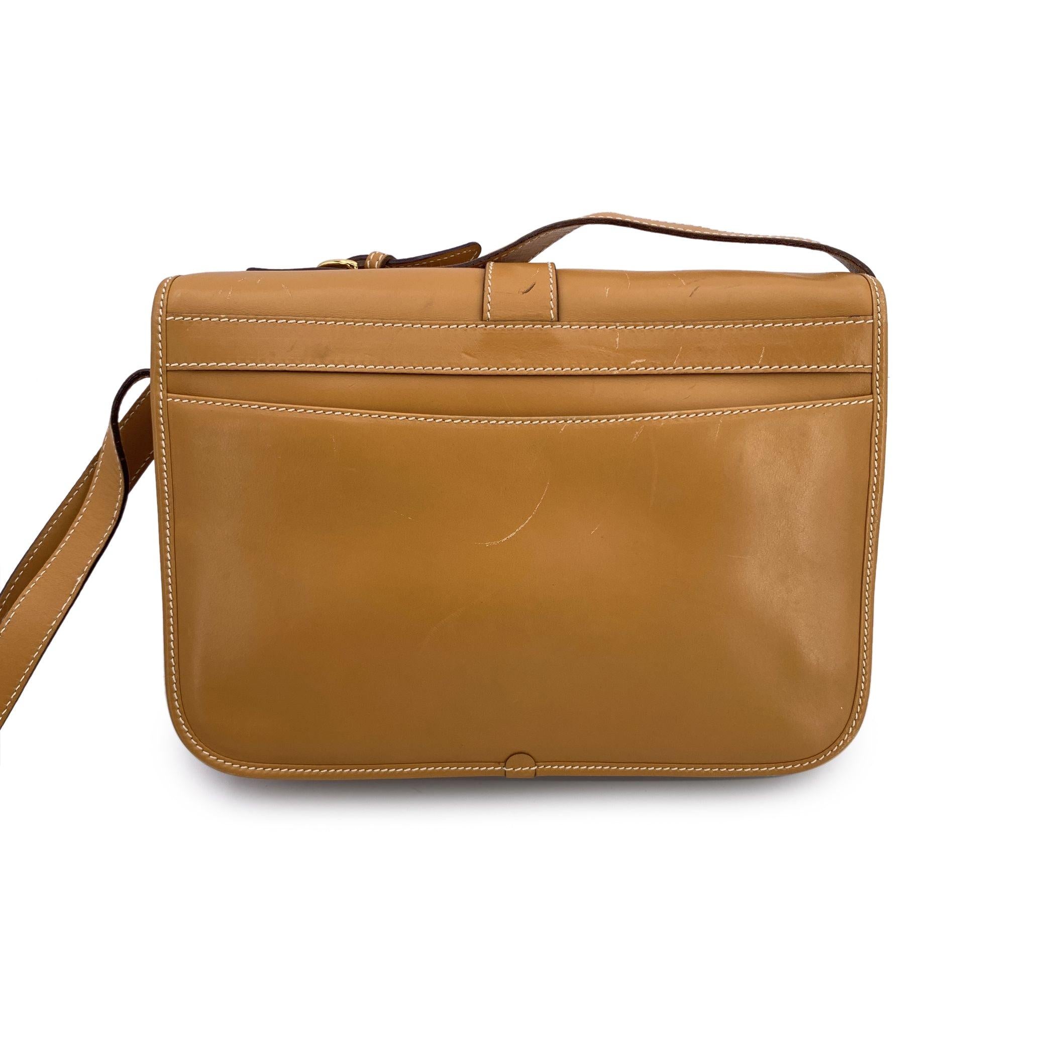 Gucci Vintage Beige Leather Brown Logo Canvas Shoulder Bag In Good Condition For Sale In Rome, Rome