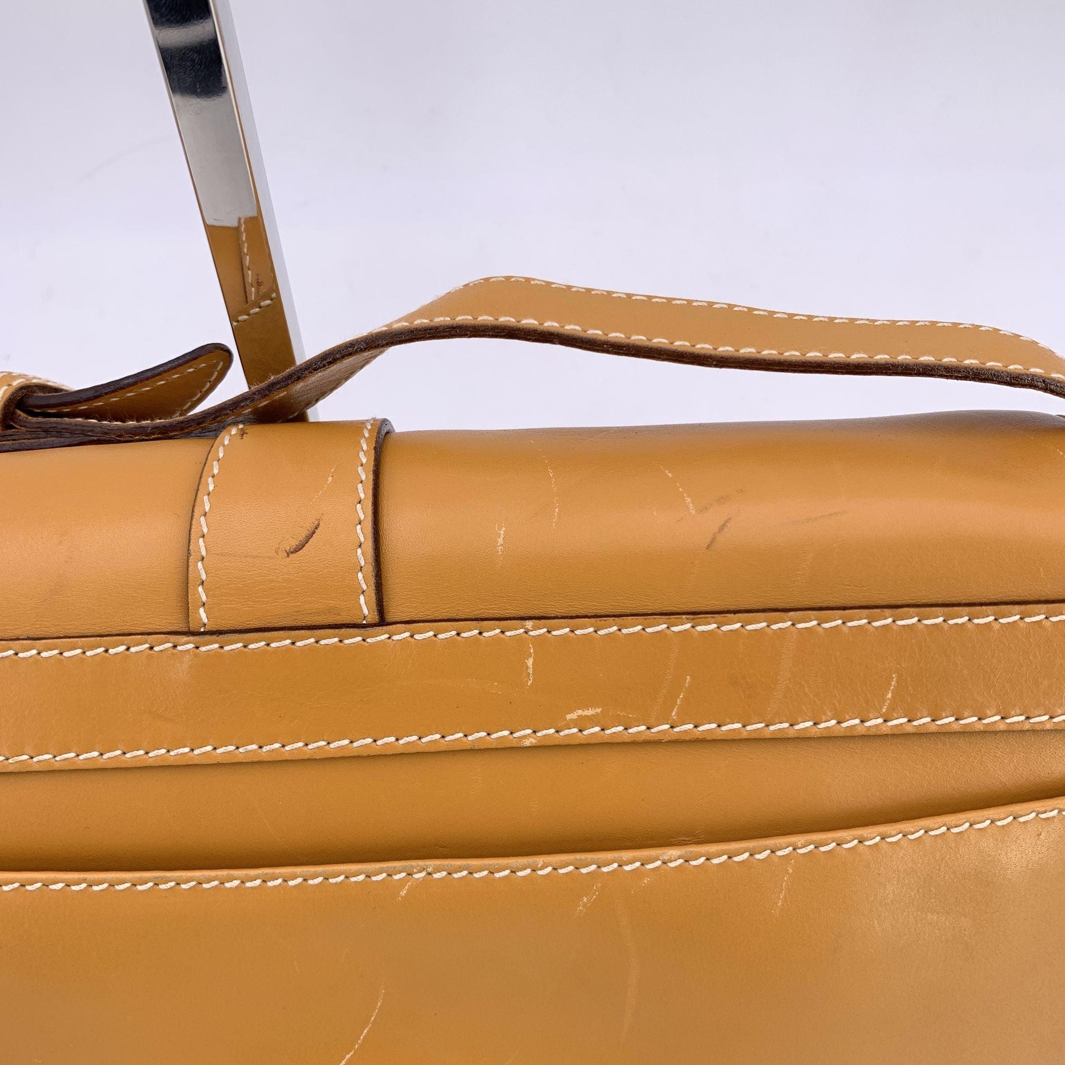 Gucci Vintage Beige Leather Brown Logo Canvas Shoulder Bag For Sale 2