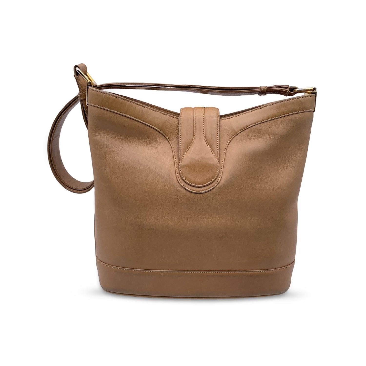 Gucci Vintage Beige Leather Bucket Shoulder Bag Handbag In Good Condition In Rome, Rome