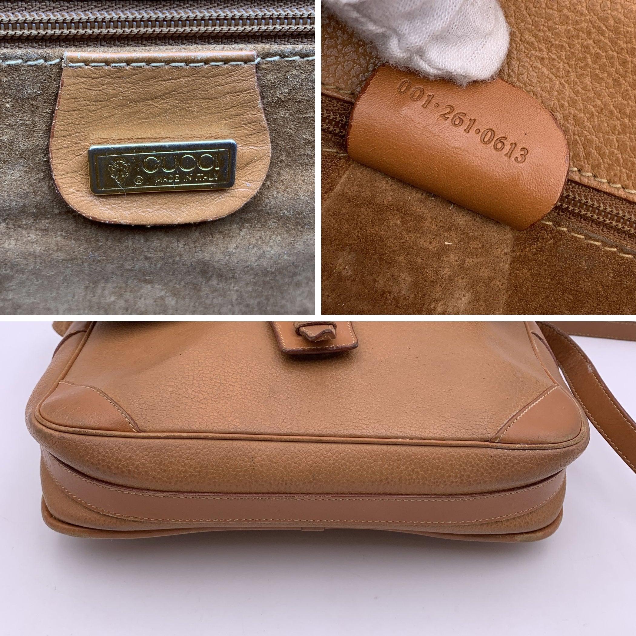 Gucci Vintage Beige Leather Flap Crossbody Messenger Bag For Sale 1
