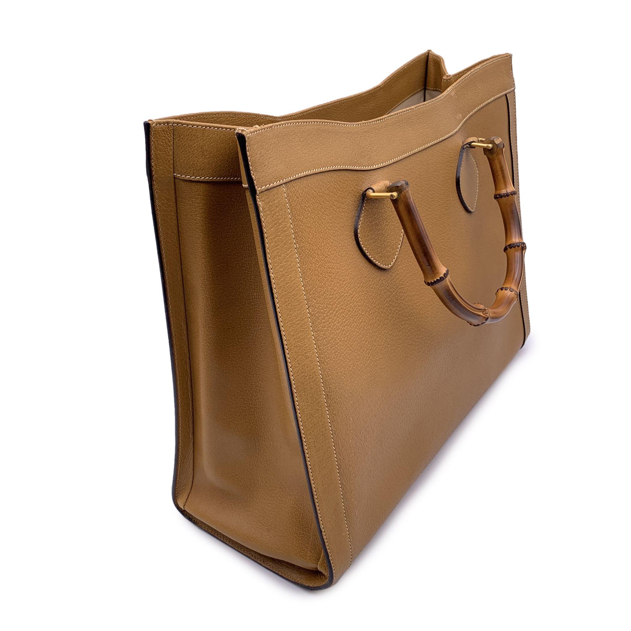 Women's Gucci Vintage Beige Leather Princess Diana XL Maxi Bamboo Bag