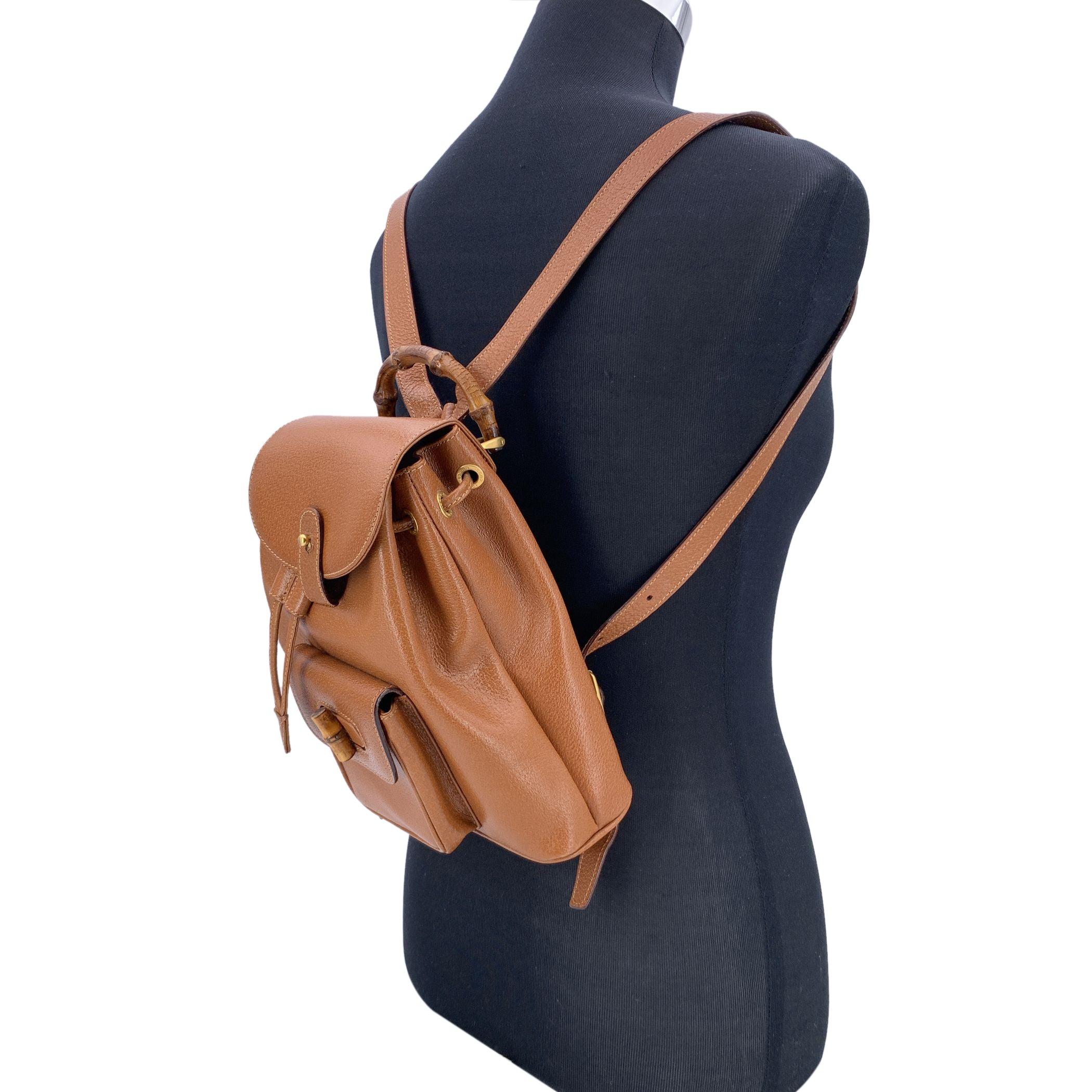 Gucci Vintage Beige Leather Small Bamboo Backpack Shoulder Bag In Excellent Condition For Sale In Rome, Rome