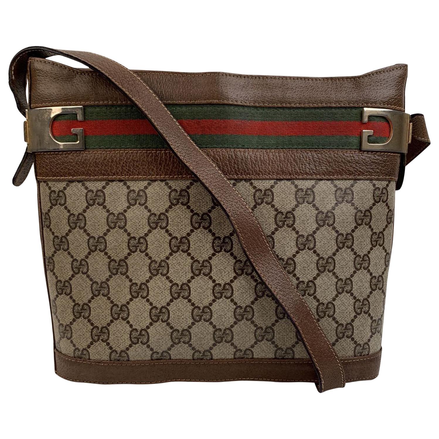 Gucci Vintage Beige Monogram Canvas Bucket Shoulder Bag For Sale at ...