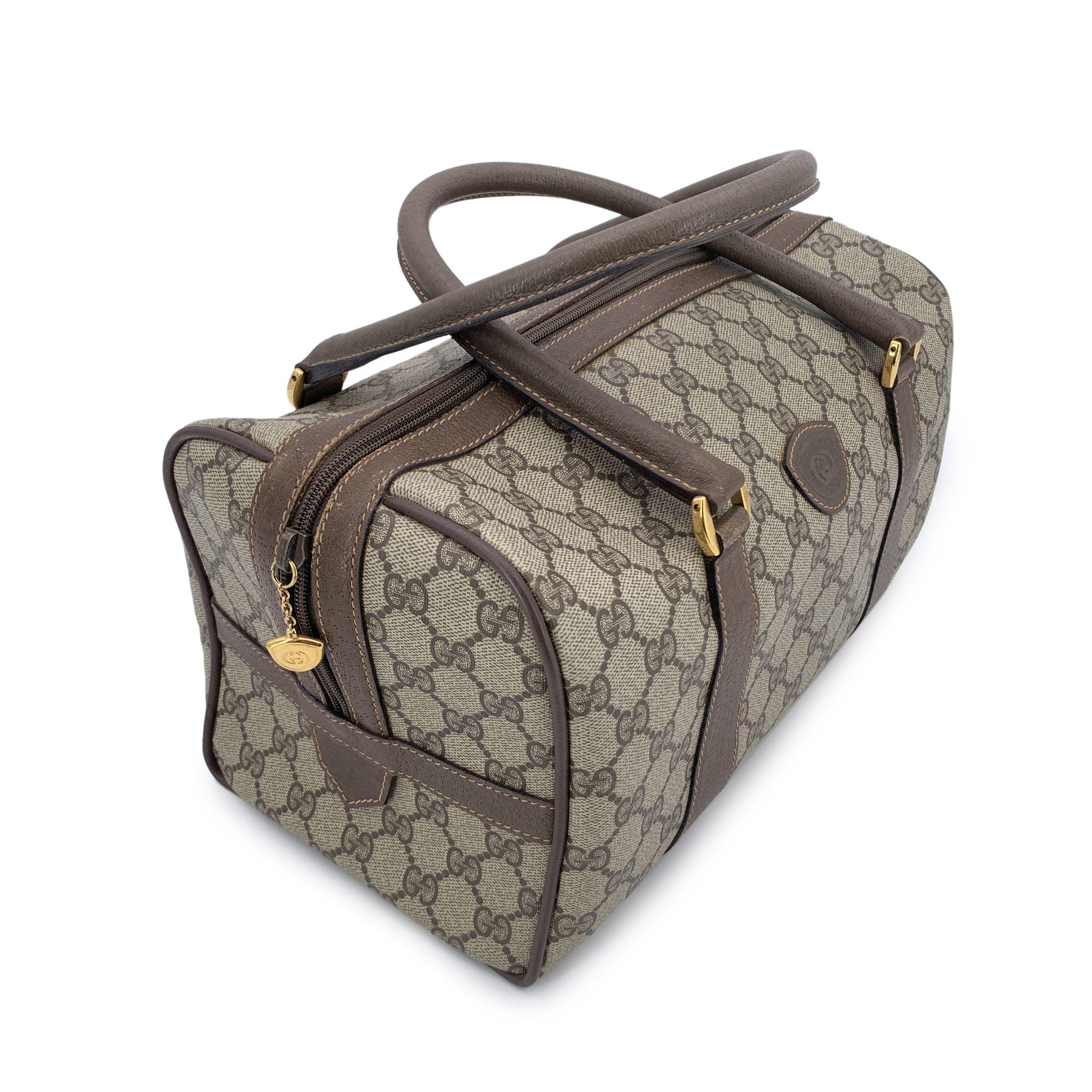 Women's Gucci Vintage Beige Monogram Canvas Leather GG Logo Boston Bag For Sale