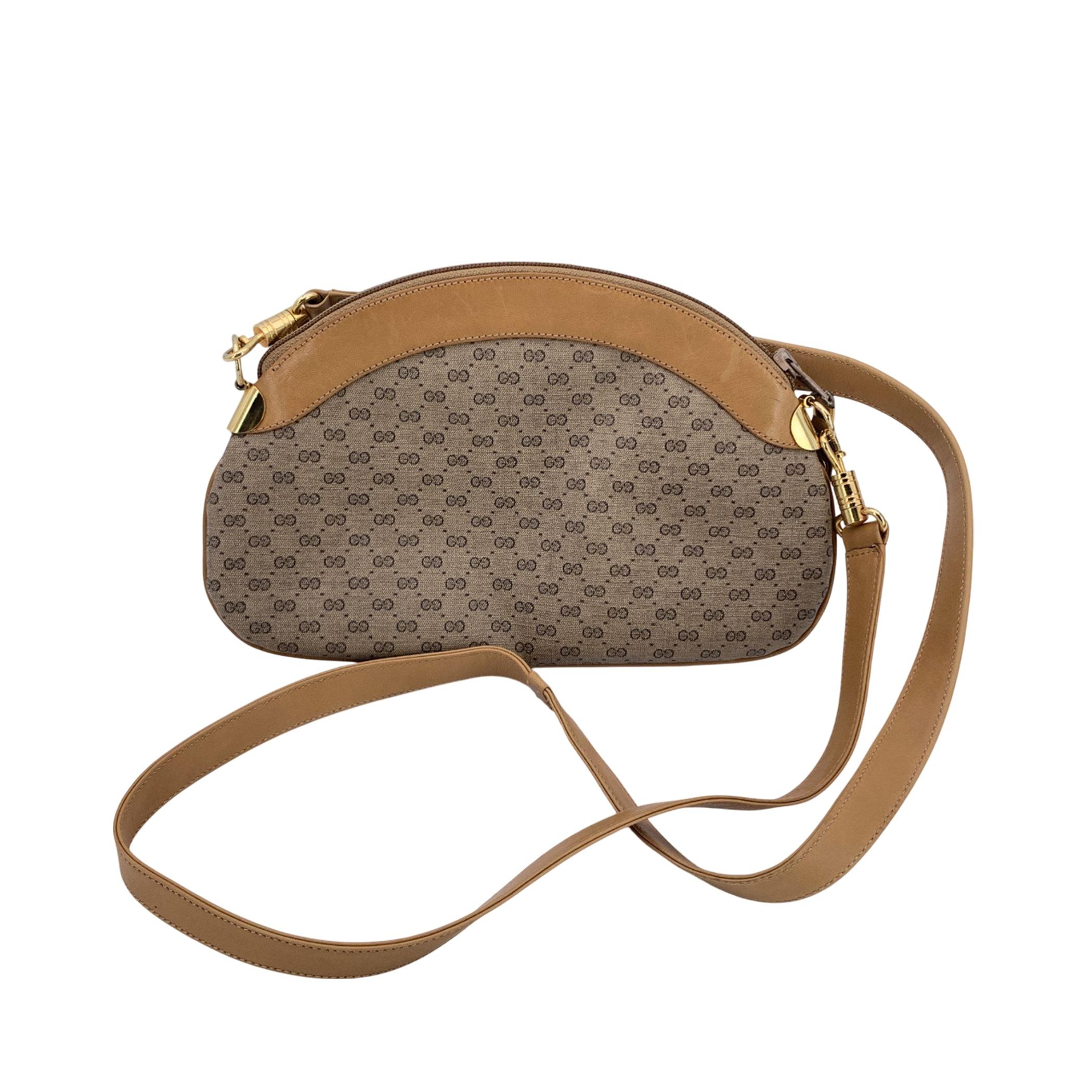 Gucci Vintage Beige Monogram Canvas Semi Round Sac à bandoulière Bon état - En vente à Rome, Rome