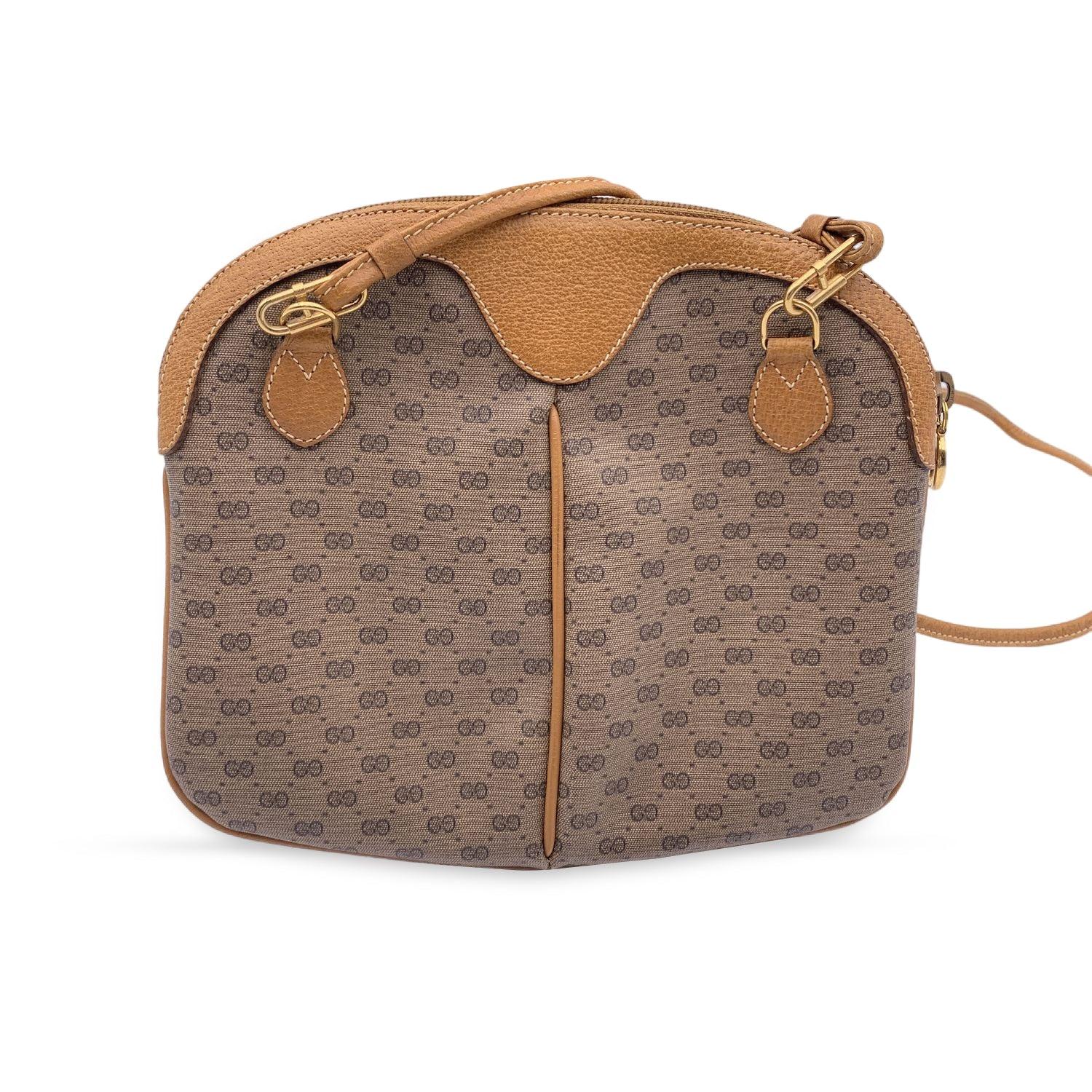Gucci Vintage Beige Monogram Canvas Small Crossbody Bags In Good Condition In Rome, Rome