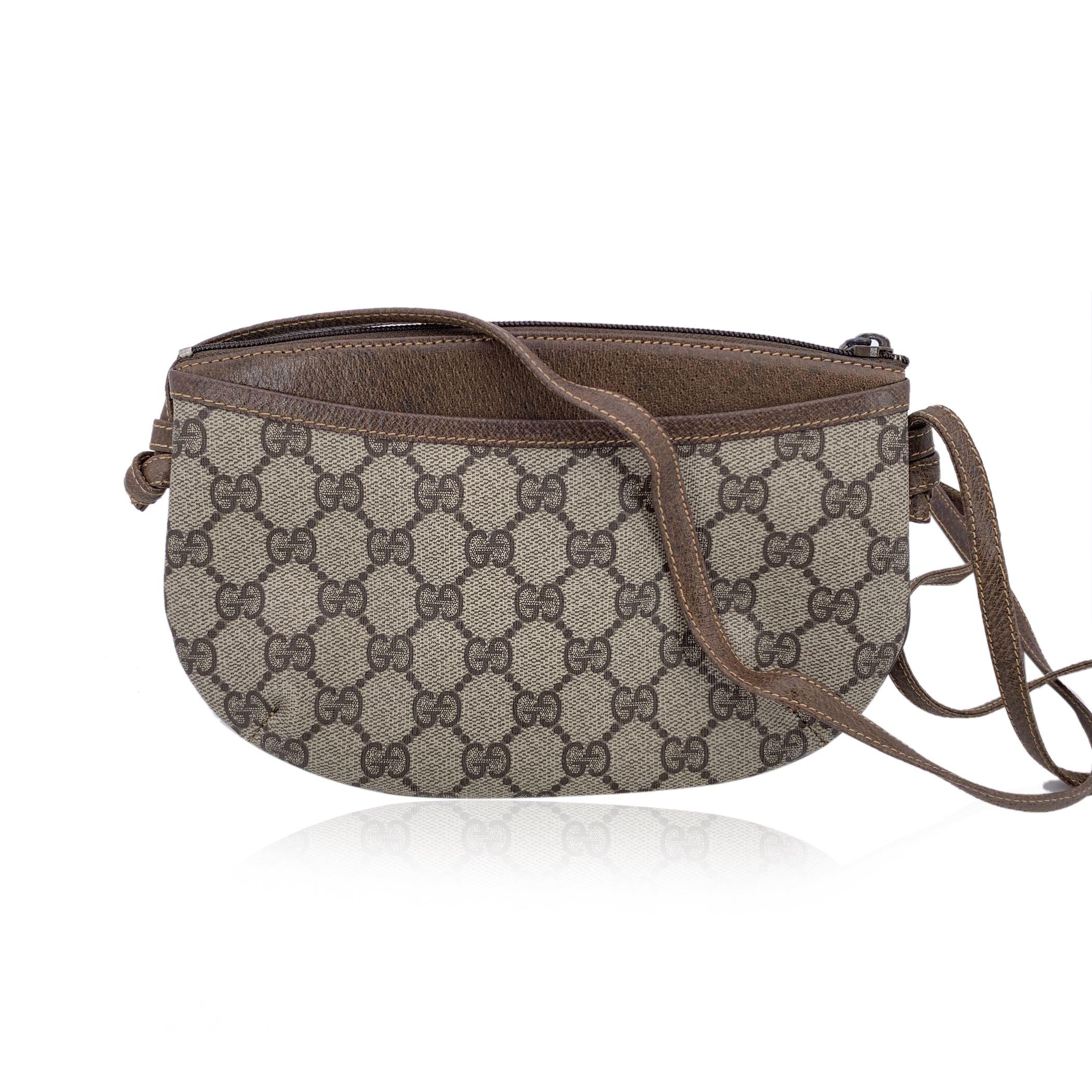 Women's Gucci Vintage Beige Monogram Canvas Small Zip Crossbody Bag For Sale