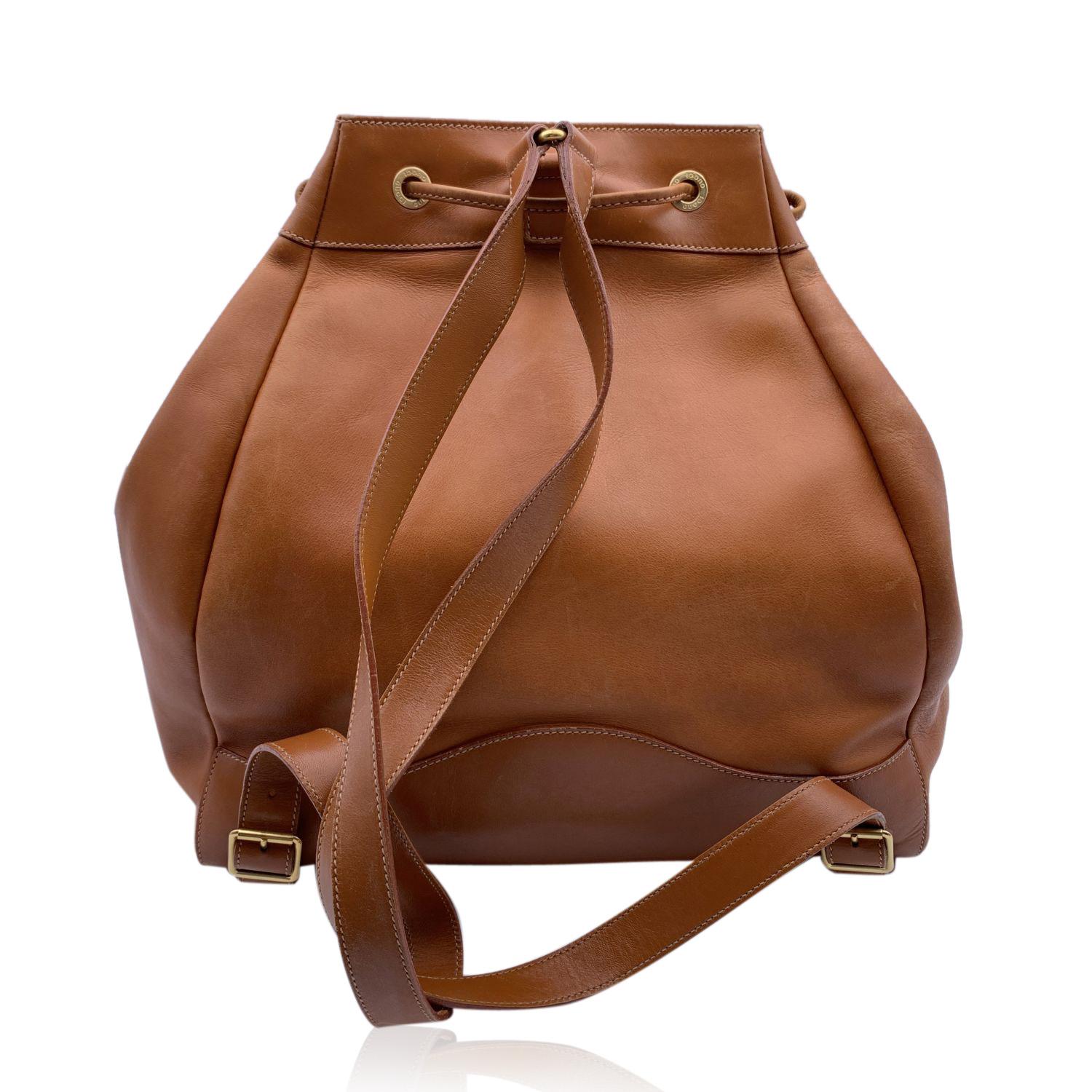 Gucci Vintage Beige Tan Leather Drawstring Backpack Shoulder Bag In Excellent Condition In Rome, Rome