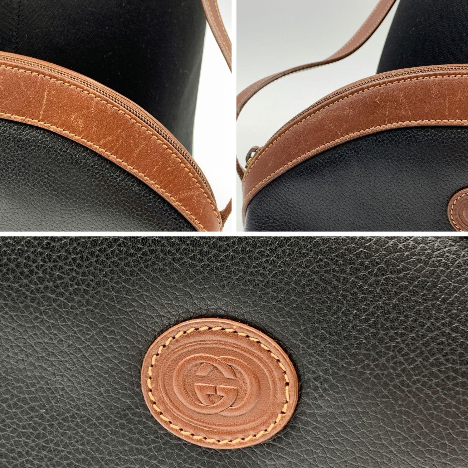 Gucci Vintage Black and Brown Leather Crossbody Messenger Bag In Good Condition In Rome, Rome