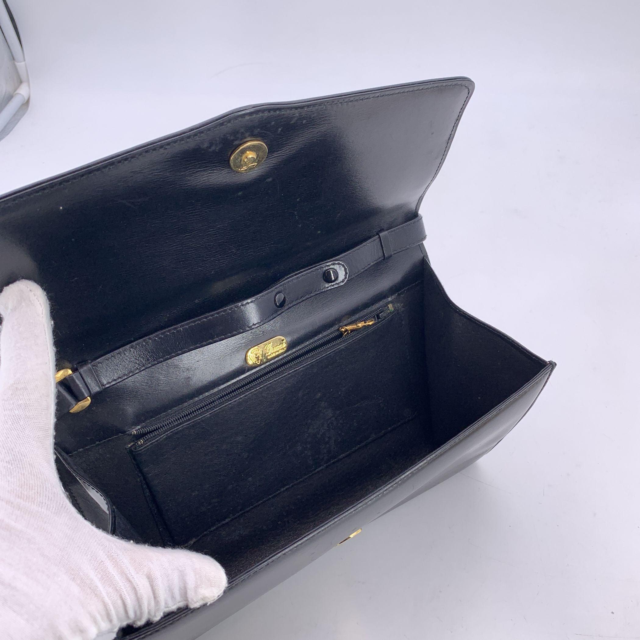 Gucci Vintage Sac convertible en cuir noir Sac à bandoulière Pochette Pour femmes en vente