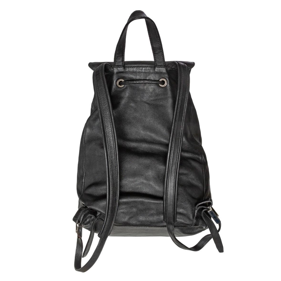 Gucci Vintage Black Leather Drawstring Backpack (Tom Ford) In Good Condition For Sale In Los Angeles, CA