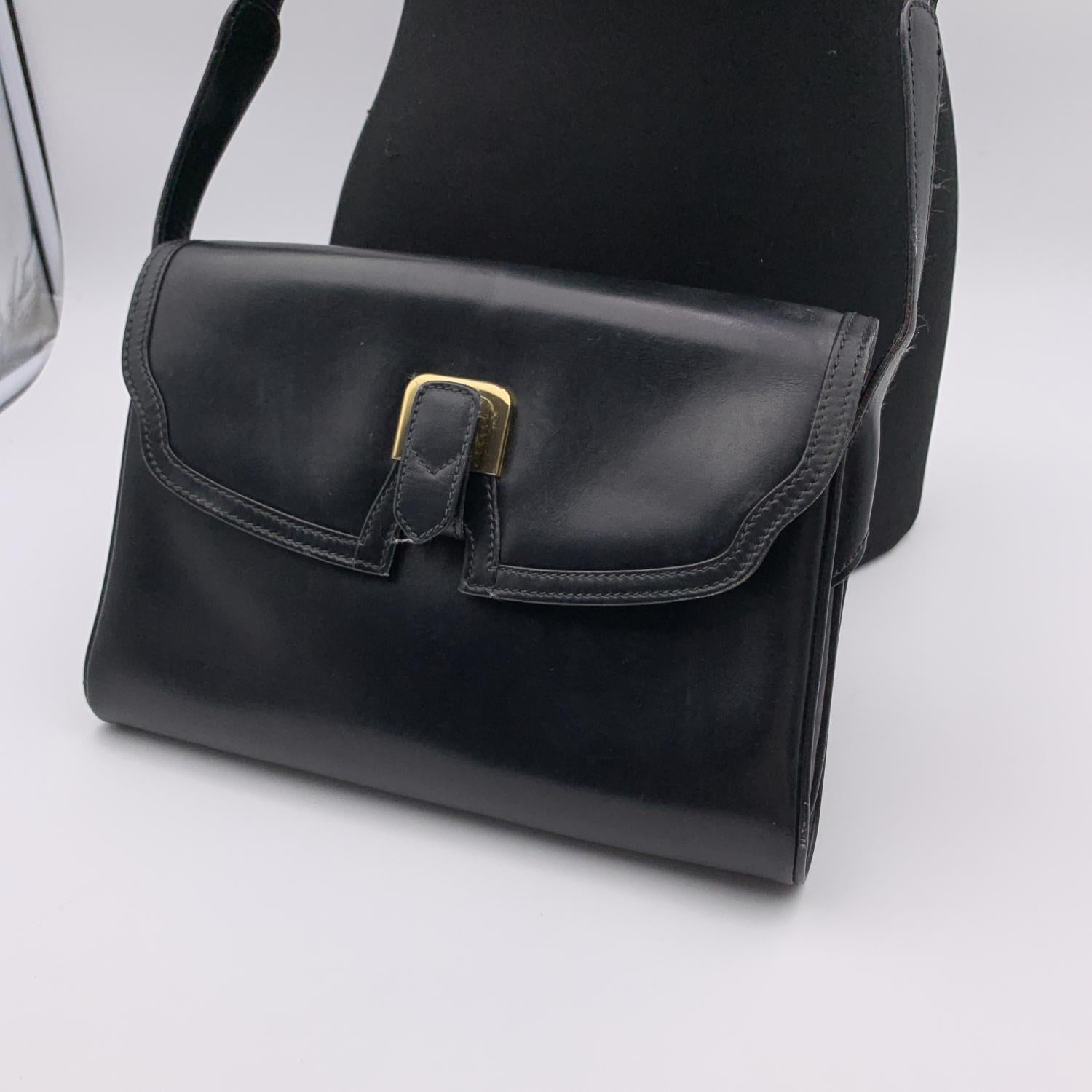 Gucci Vintage Black Leather Flap Shoulder Bag Crossbody In Good Condition In Rome, Rome