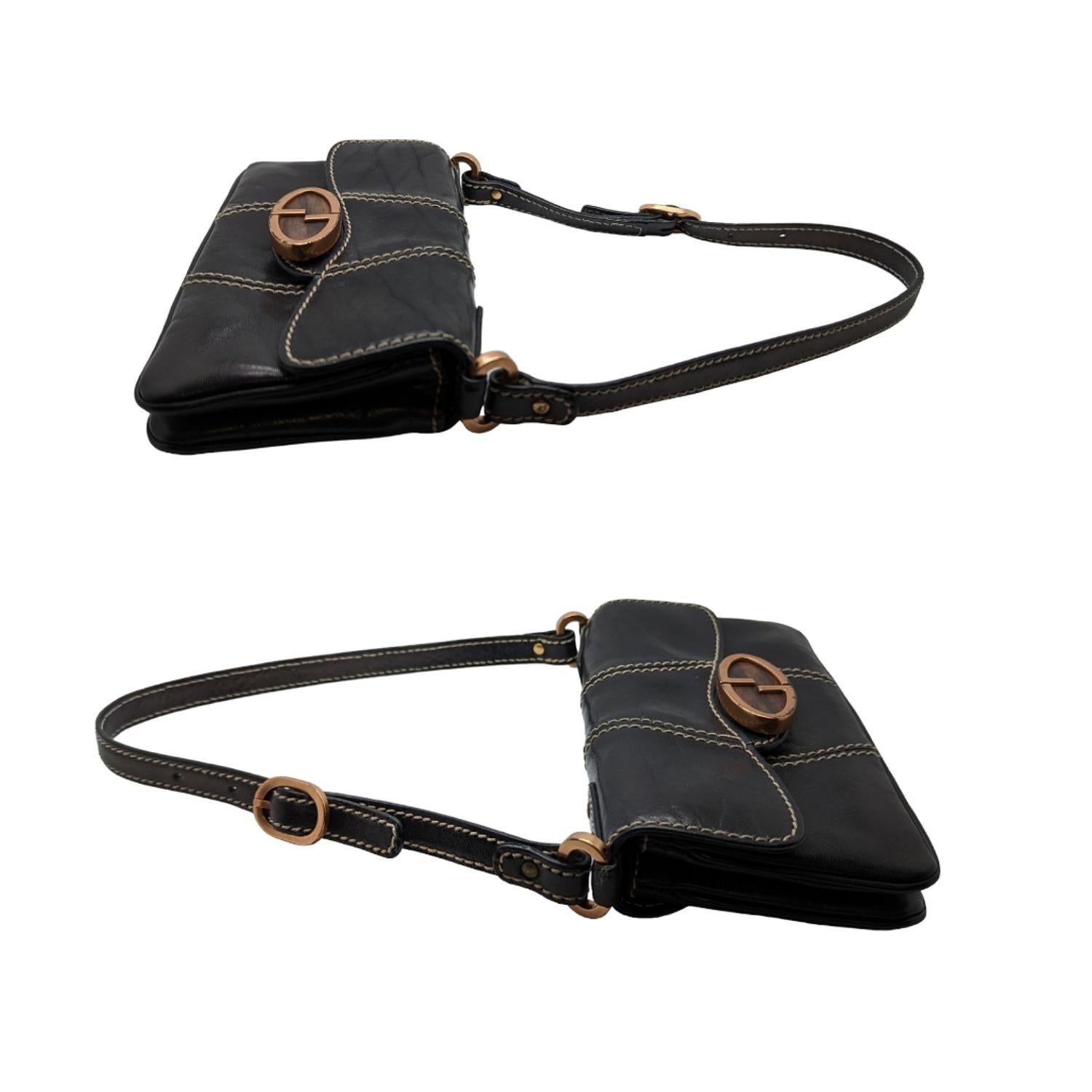 Gucci Vintage Black Leather GG Buckle Detail Shoulder Bag 124259 In Good Condition In Scottsdale, AZ
