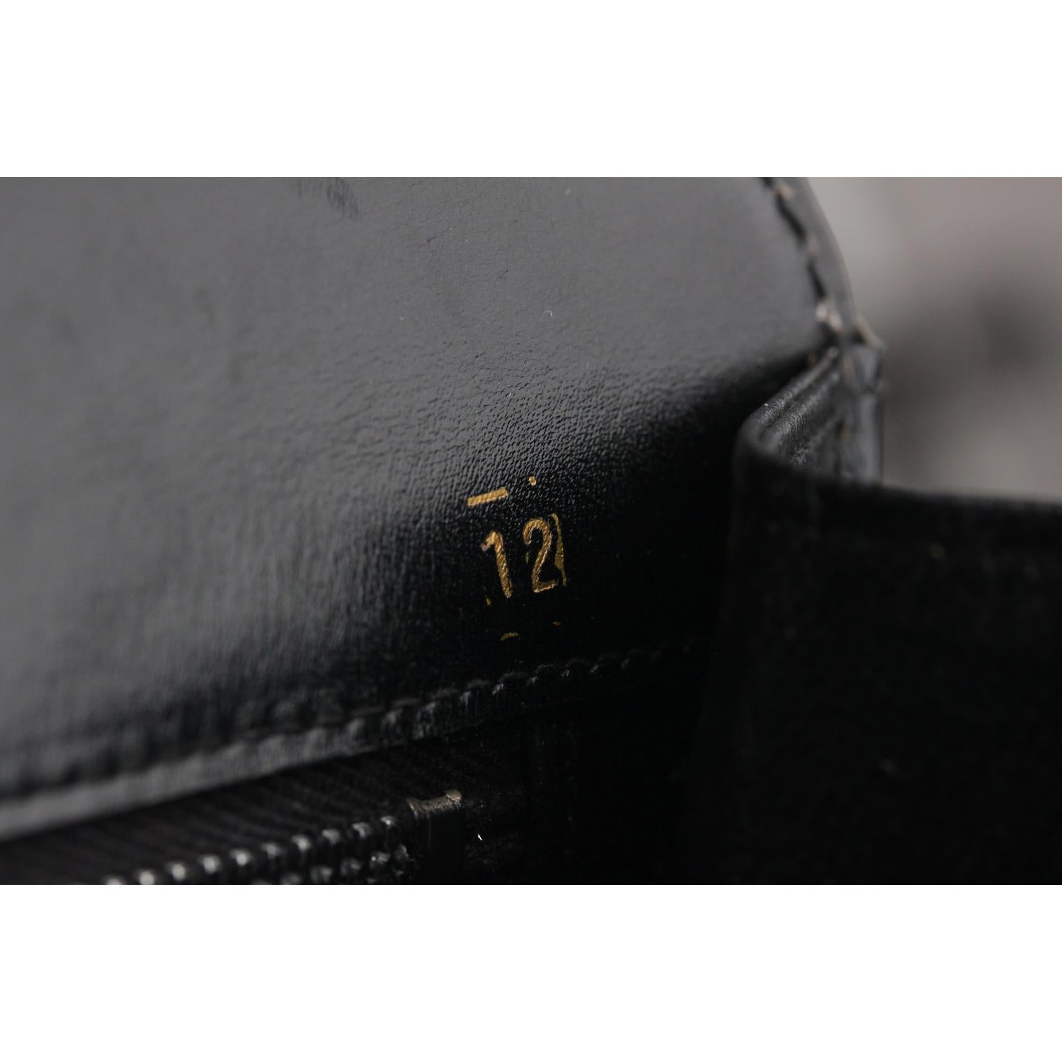 Schwarze Vintage-Handtasche aus Leder von Gucci mit Kettengriff 7