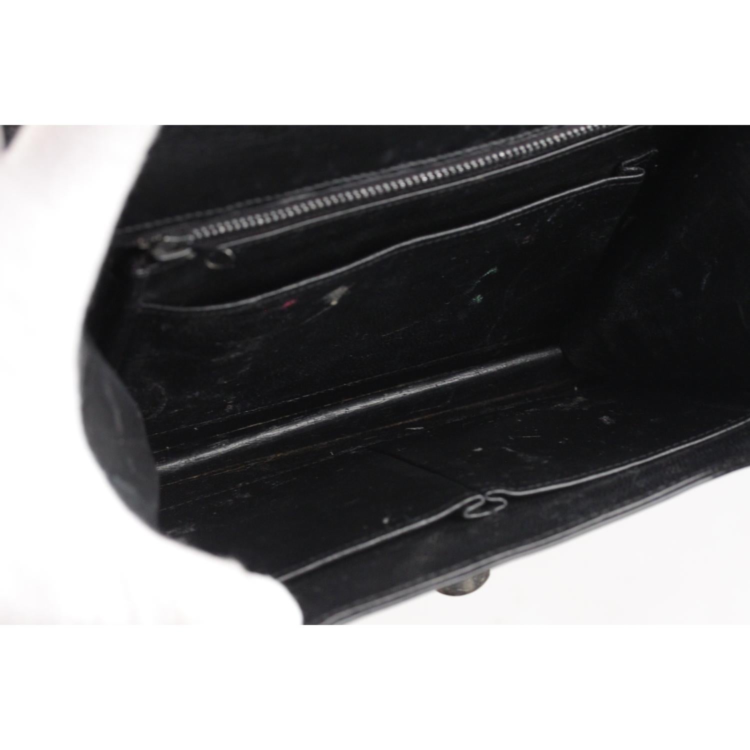 Gucci Vintage Black Leather Handbag with Chain Handle 5