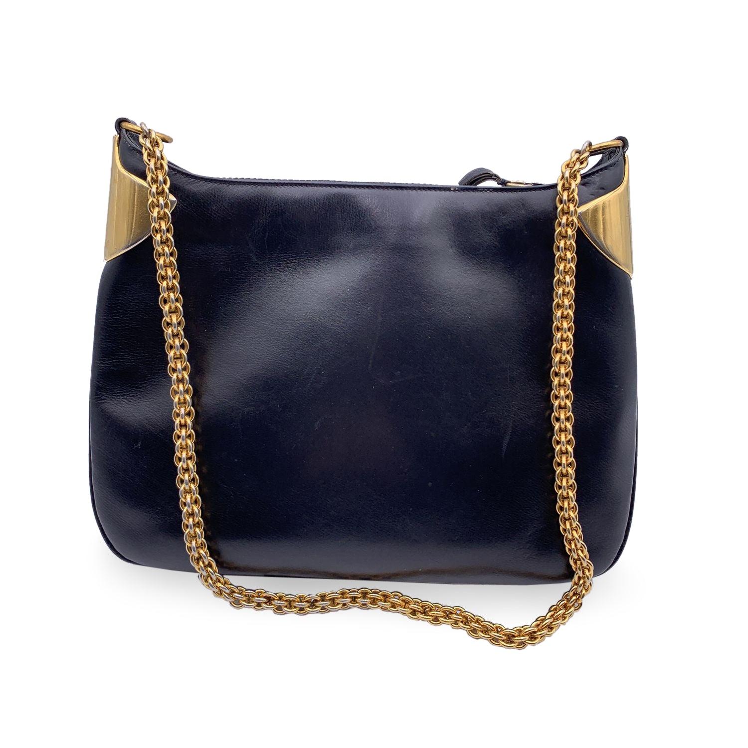 Gucci Vintage Black Leather Shoulder Bag with Chain Strap In Excellent Condition In Rome, Rome