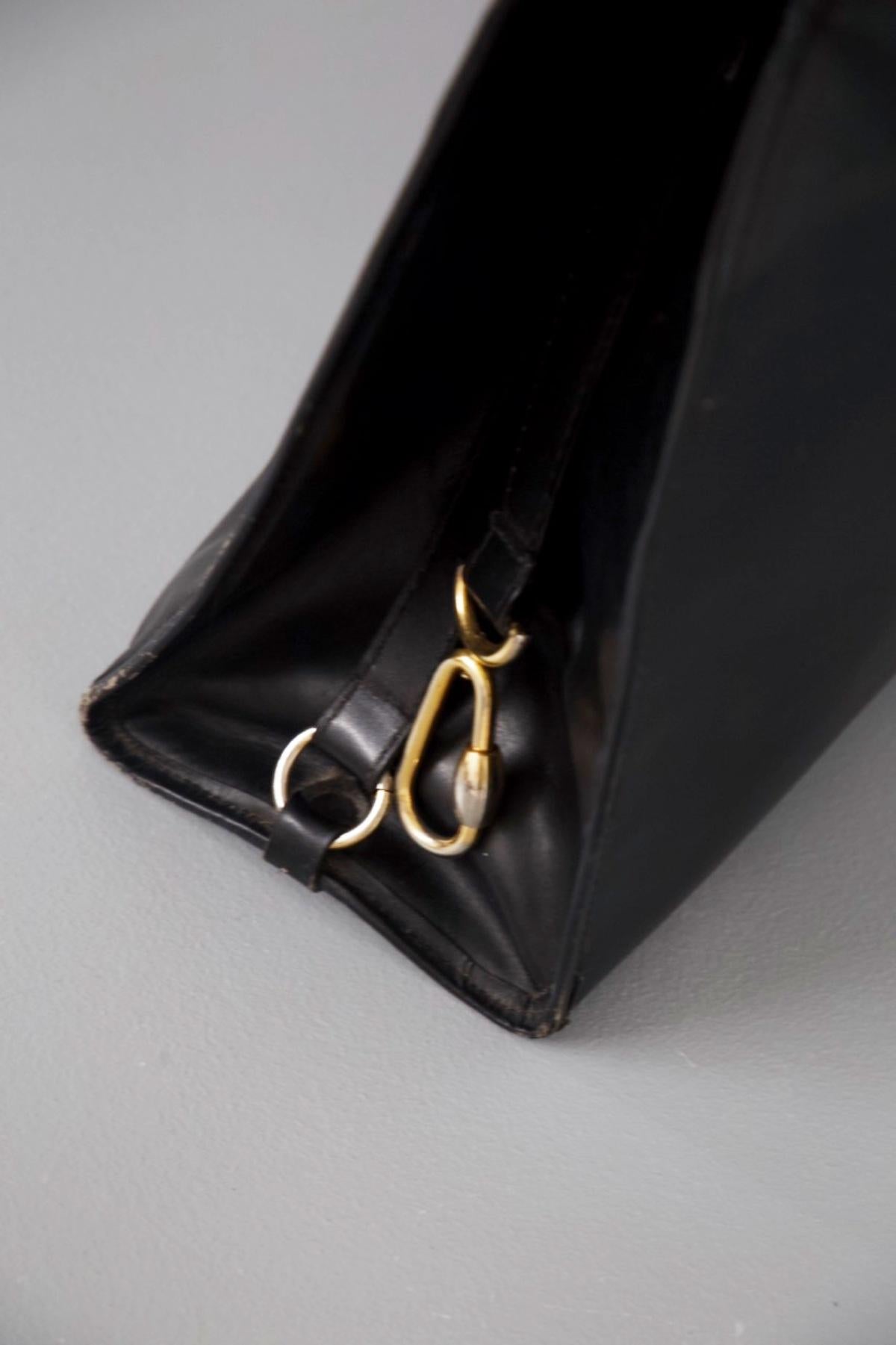 Gucci Vintage Black Leather Stirrup Hobo Handbag For Sale 11