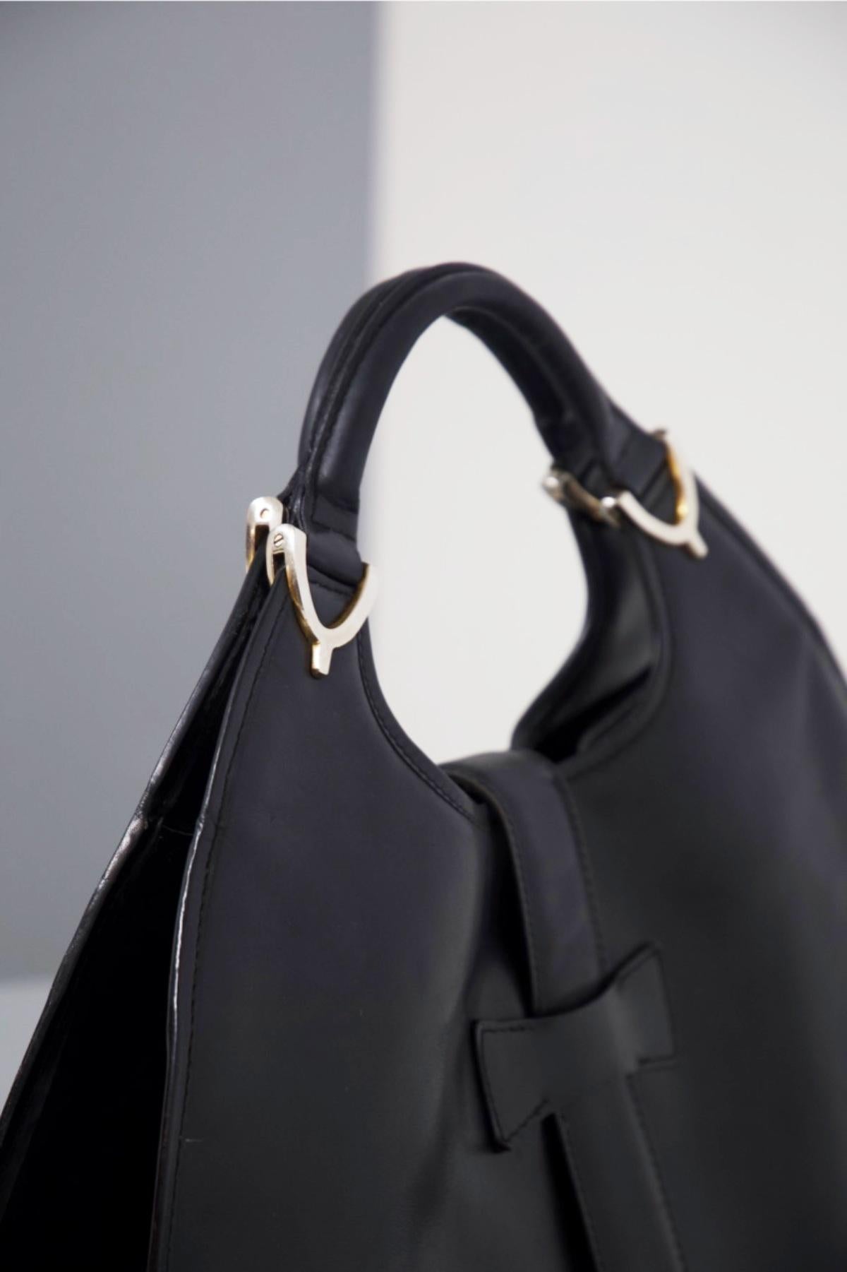 Gucci Vintage Black Leather Stirrup Hobo Handbag For Sale 14