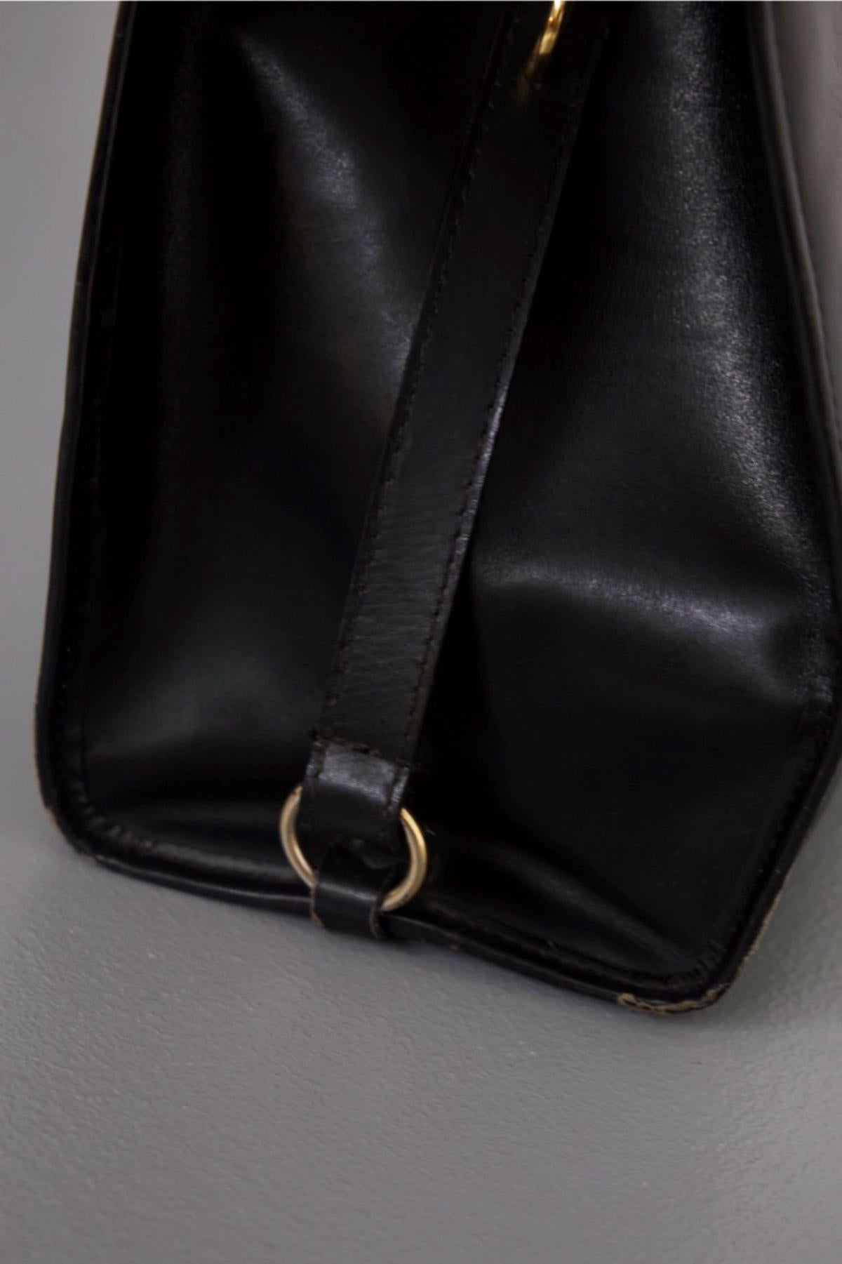 Gucci Vintage Black Leather Stirrup Hobo Handbag For Sale 4