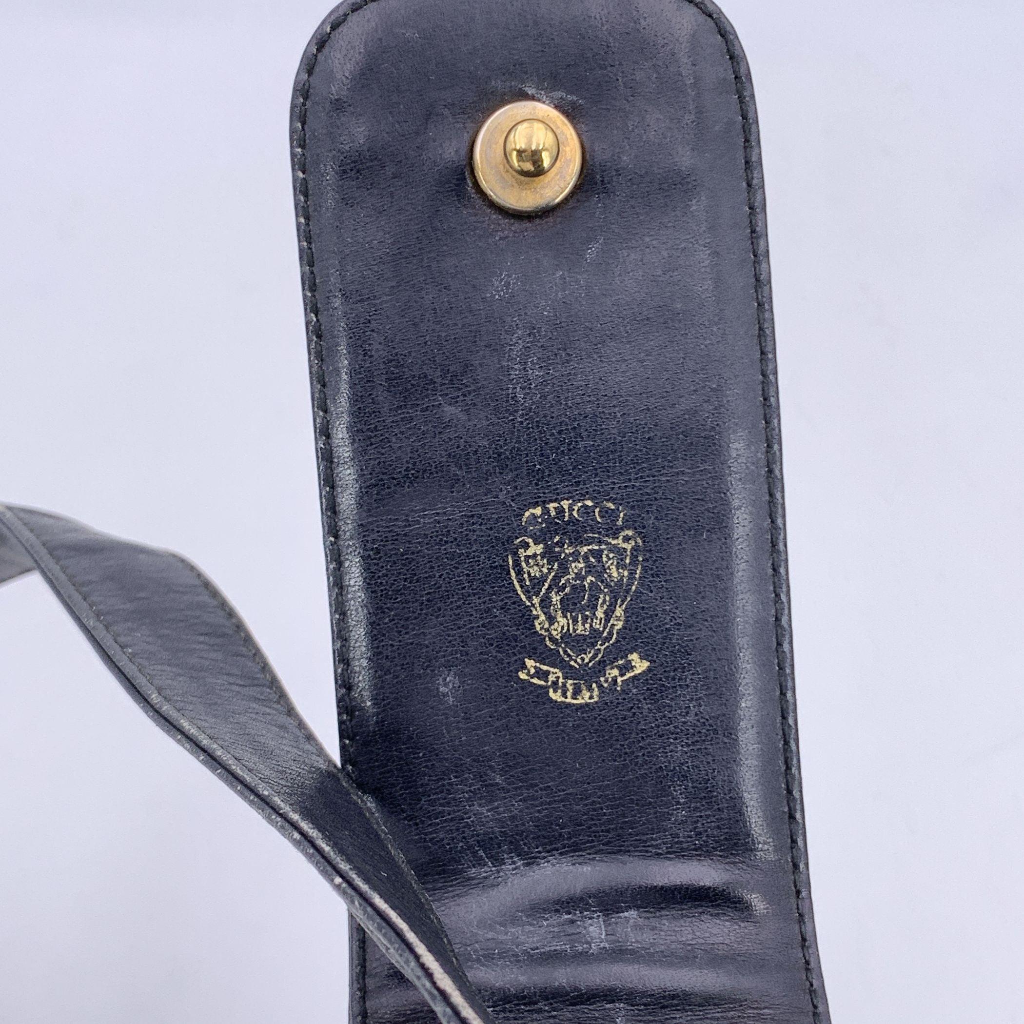 Gucci Vintage Leather Web Stripes Logo Shoulder Bag Bon état - En vente à Rome, Rome