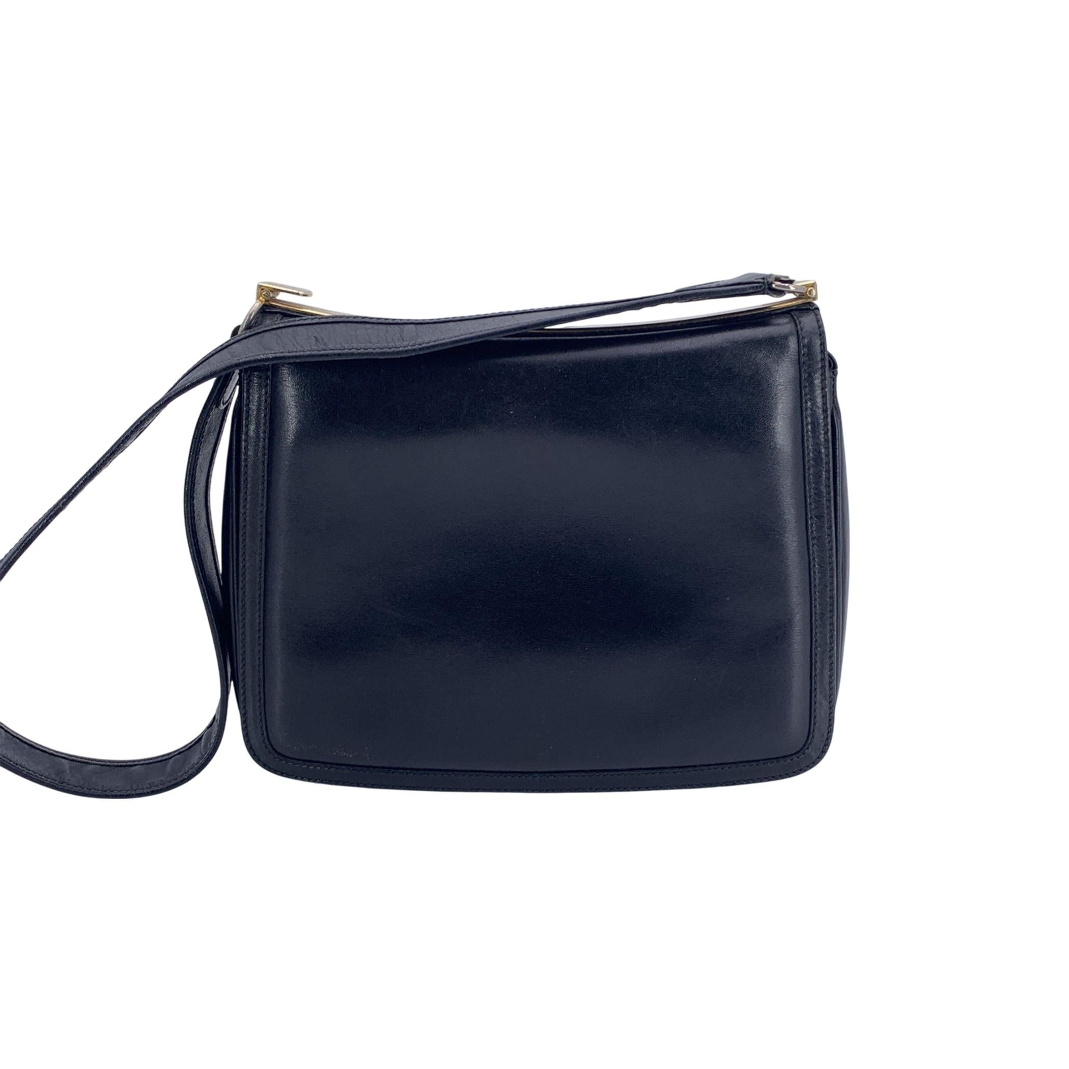 Gucci Vintage Black Leather Web Stripes Shoulder Bag In Good Condition In Rome, Rome