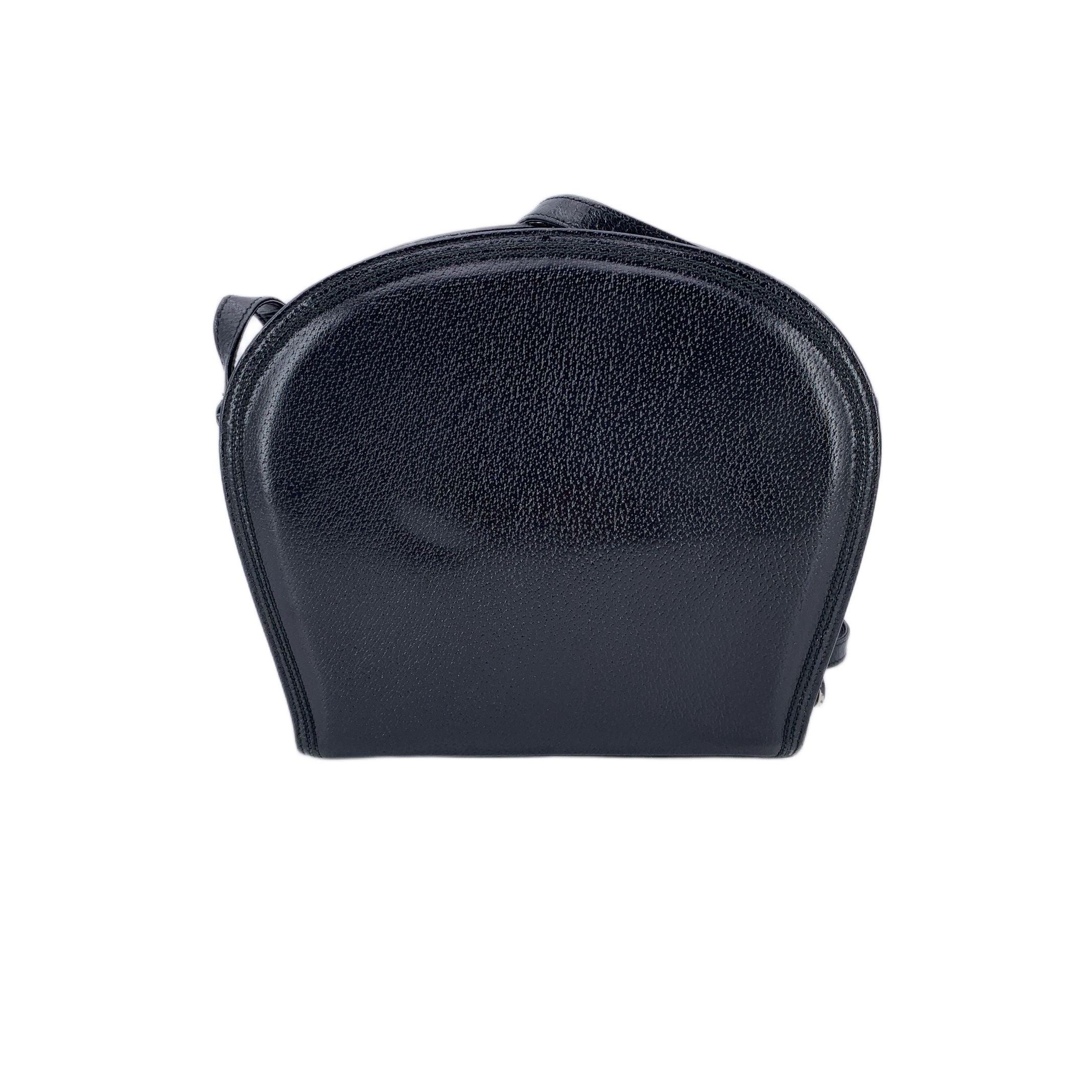 Noir Gucci Vintage Sac à bandoulière zippé en cuir noir en vente