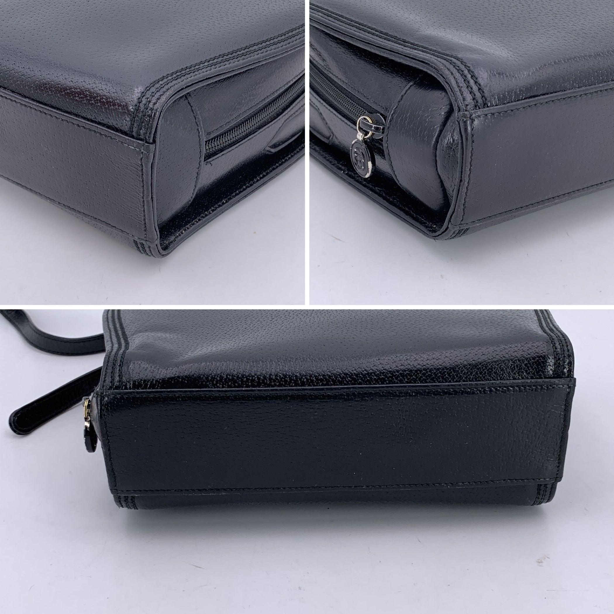 Gucci Vintage Sac à bandoulière zippé en cuir noir en vente 1