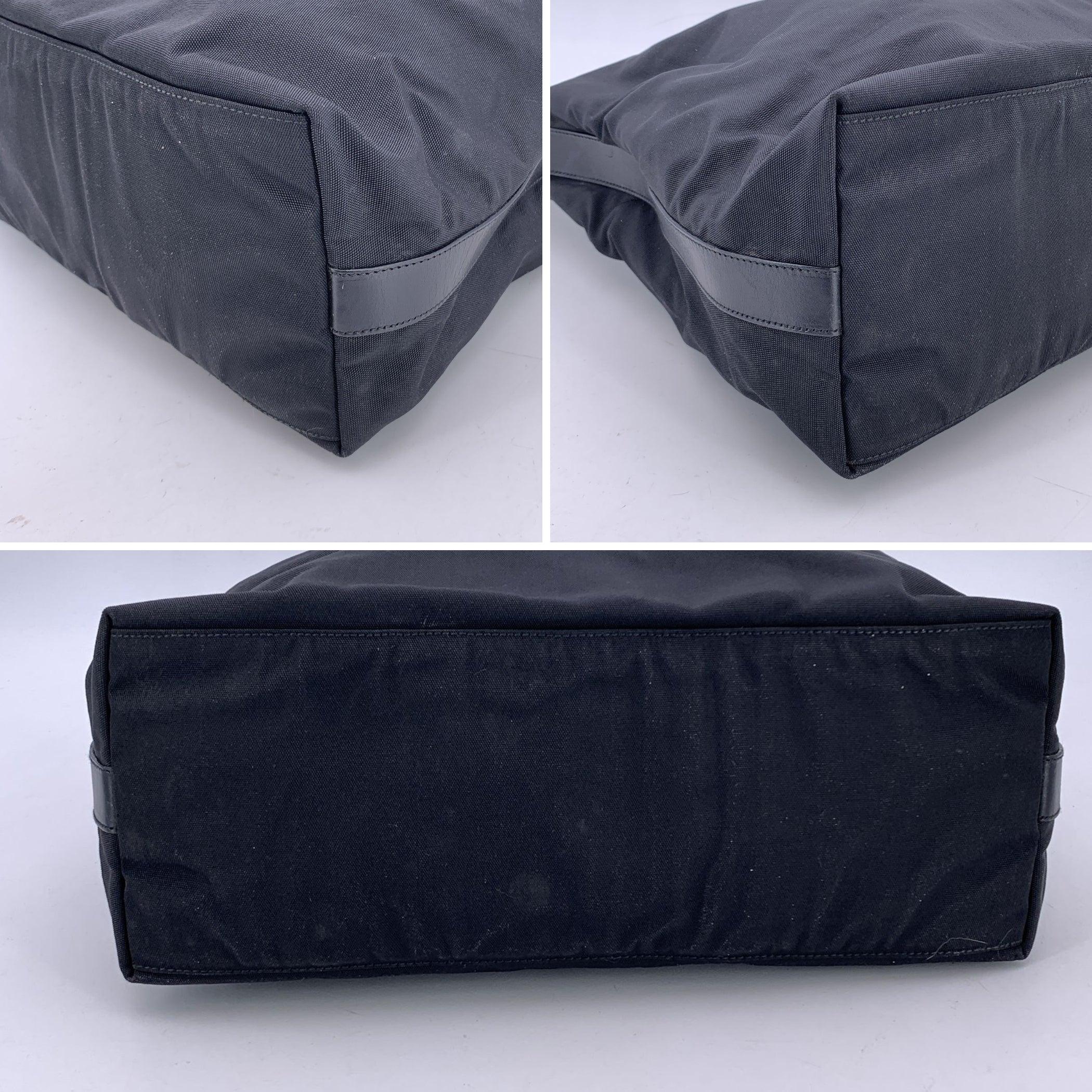 Gucci Vintage Negro Nylon Lienzo Hobo Bolso de hombro Tote en venta 2