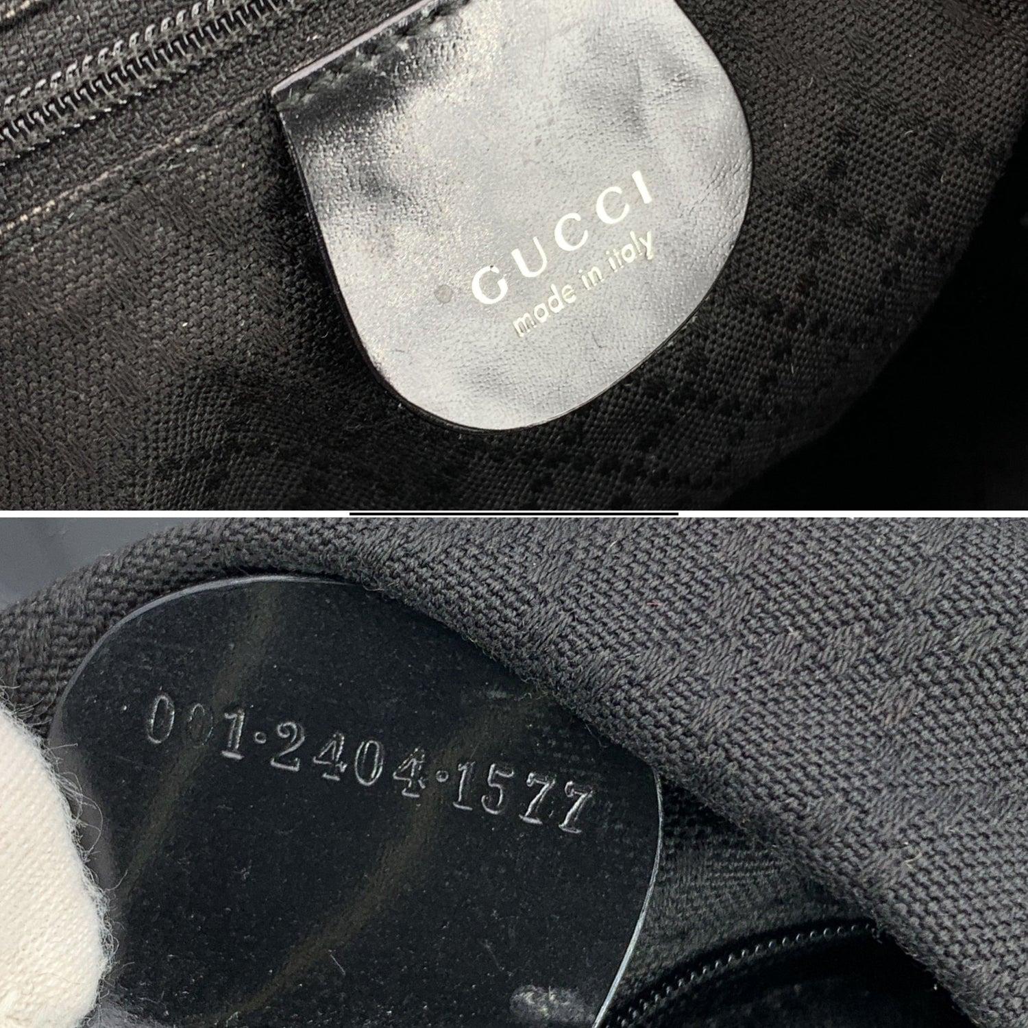 Noir Gucci Vintage Nylon Hobo Shoulder Bag Tote Bamboo Handle en vente