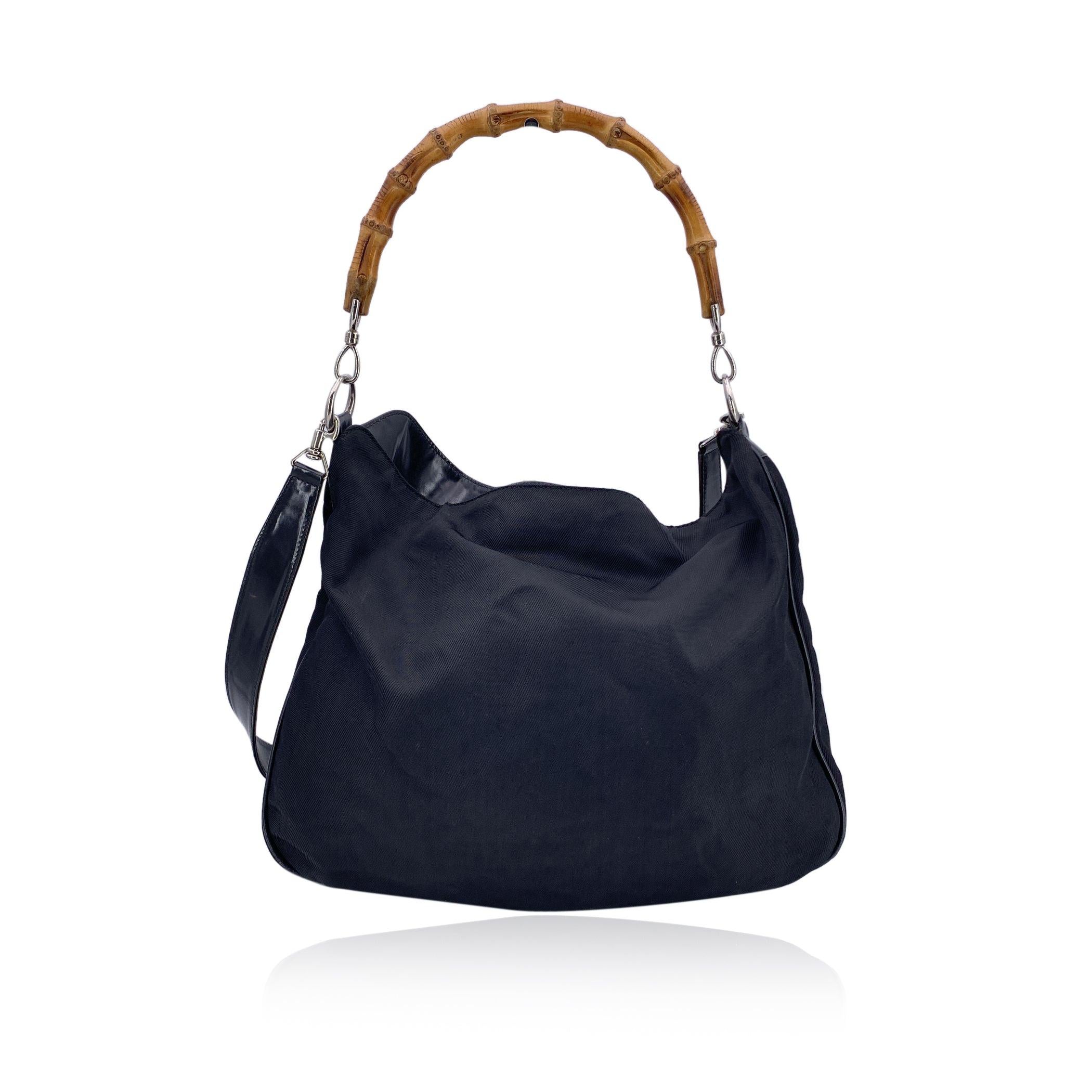 Gucci Vintage Nylon Hobo Shoulder Bag Tote Bamboo Handle Unisexe en vente
