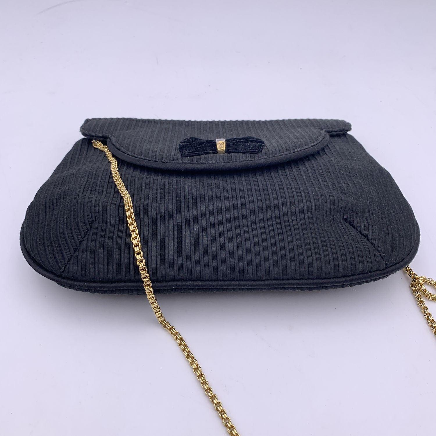 Gucci Vintage Black Ribbed Bow Evening Bag with Chain Strap In Excellent Condition In Rome, Rome