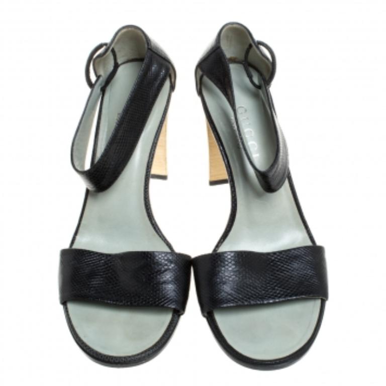 Gucci Vintage Black Snakeskin Ankle Cuff Open Toe Sandals Size 36 In Good Condition For Sale In Dubai, Al Qouz 2