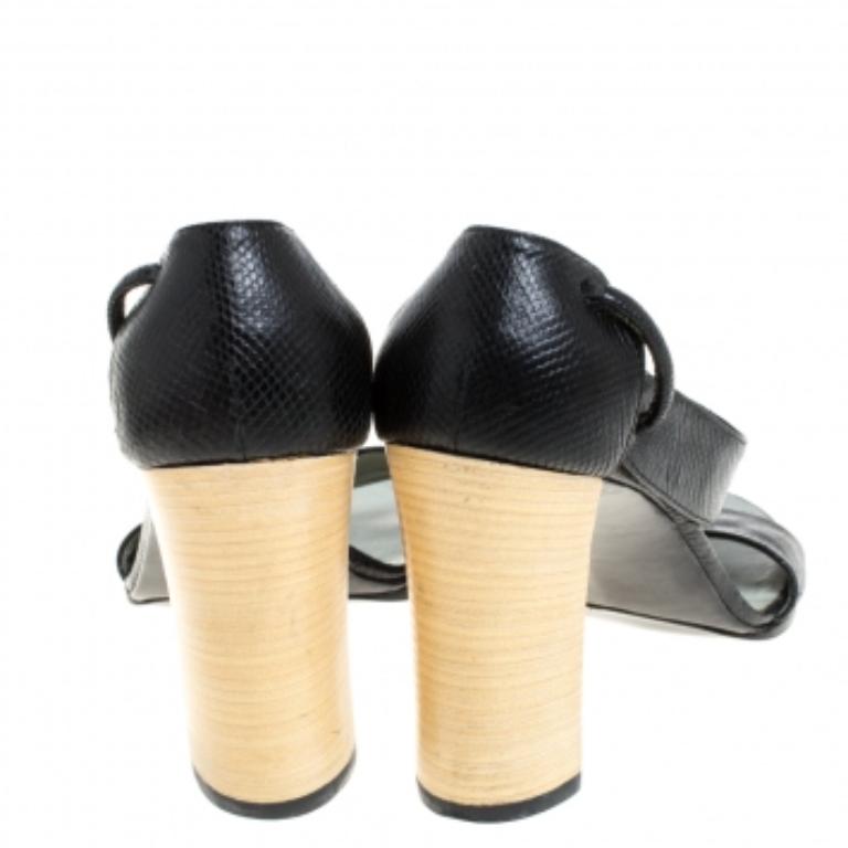 Women's Gucci Vintage Black Snakeskin Ankle Cuff Open Toe Sandals Size 36 For Sale