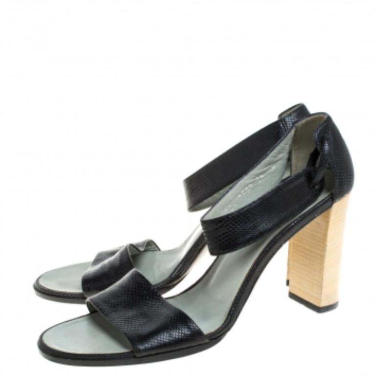Gucci Vintage Black Snakeskin Ankle Cuff Open Toe Sandals Size 36 For Sale 1