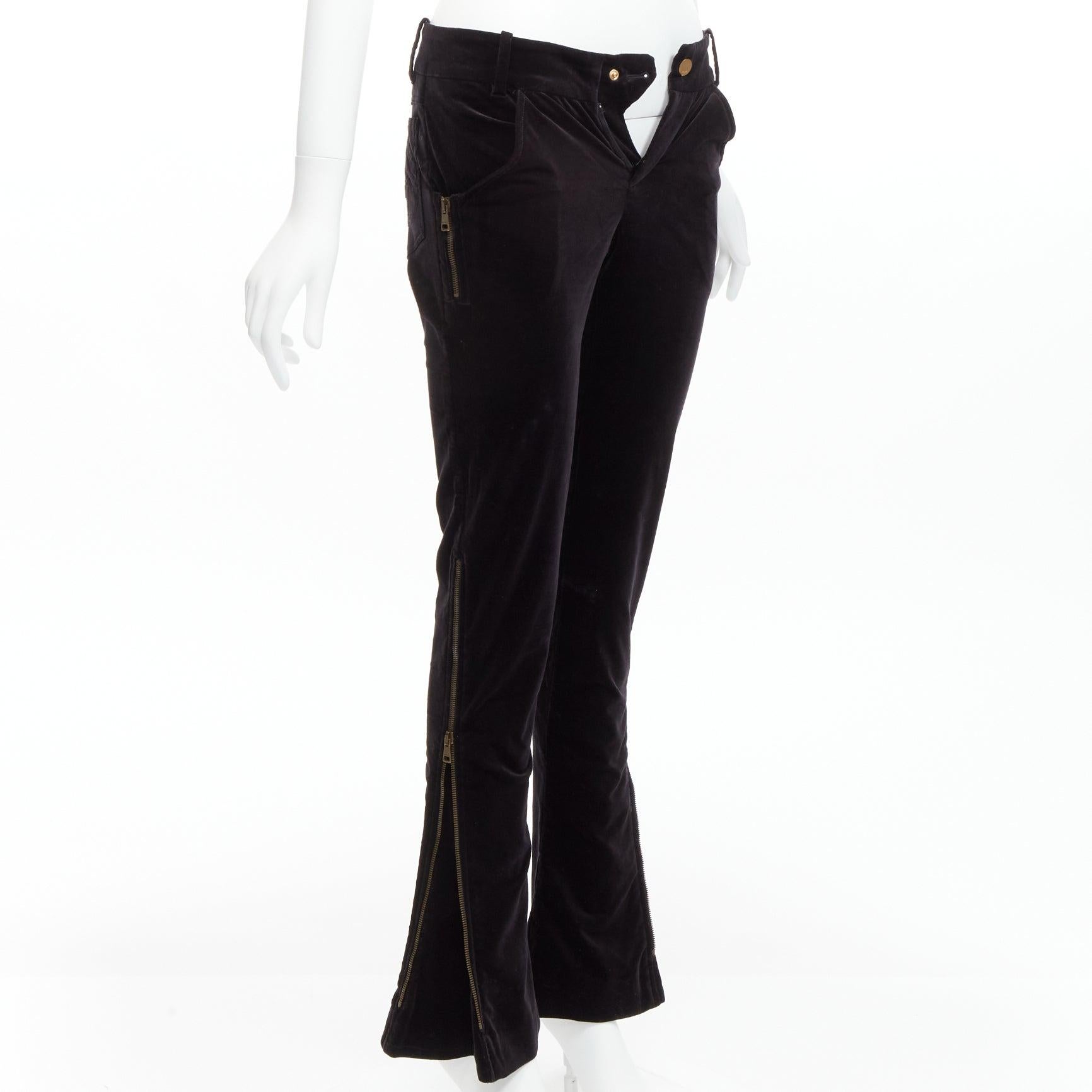 GUCCI Vintage black velour GG interlock logo side pocket zip flare pants XS
Reference: CNLE/A00220
Brand: Gucci
Material: Velour
Color: Black
Pattern: Solid
Closure: Zip Fly
Extra Details: Side zip can be worn closed as skinny pants or open as
