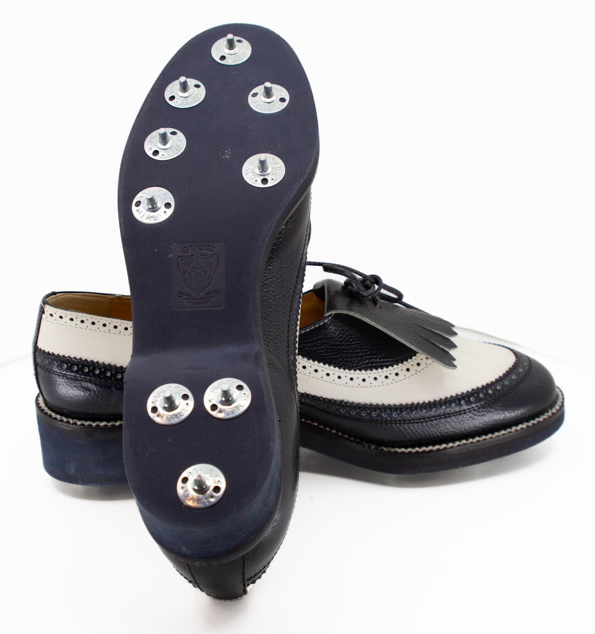 Chaussures ou crampons de golf en cuir noir et blanc de Gucci Vintage  en vente 6