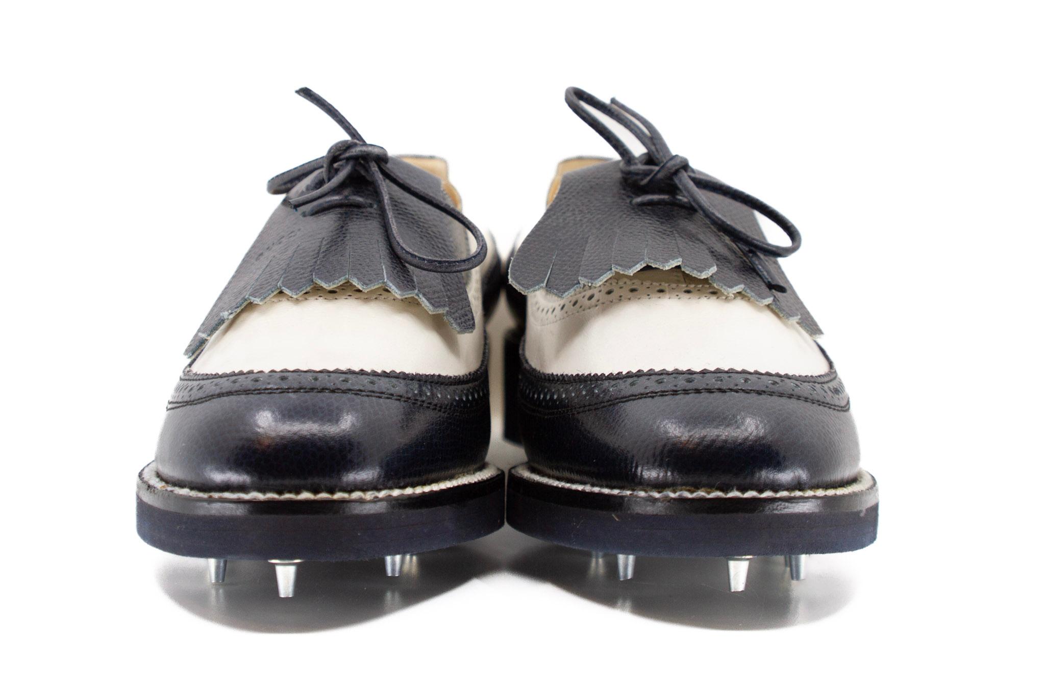 Chaussures ou crampons de golf en cuir noir et blanc de Gucci Vintage  en vente 2
