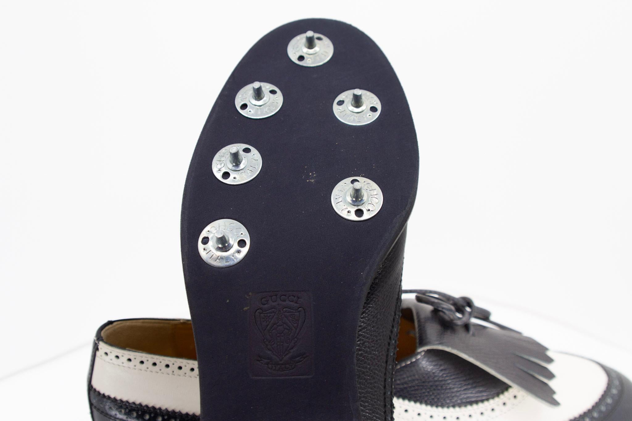 Chaussures ou crampons de golf en cuir noir et blanc de Gucci Vintage  en vente 4