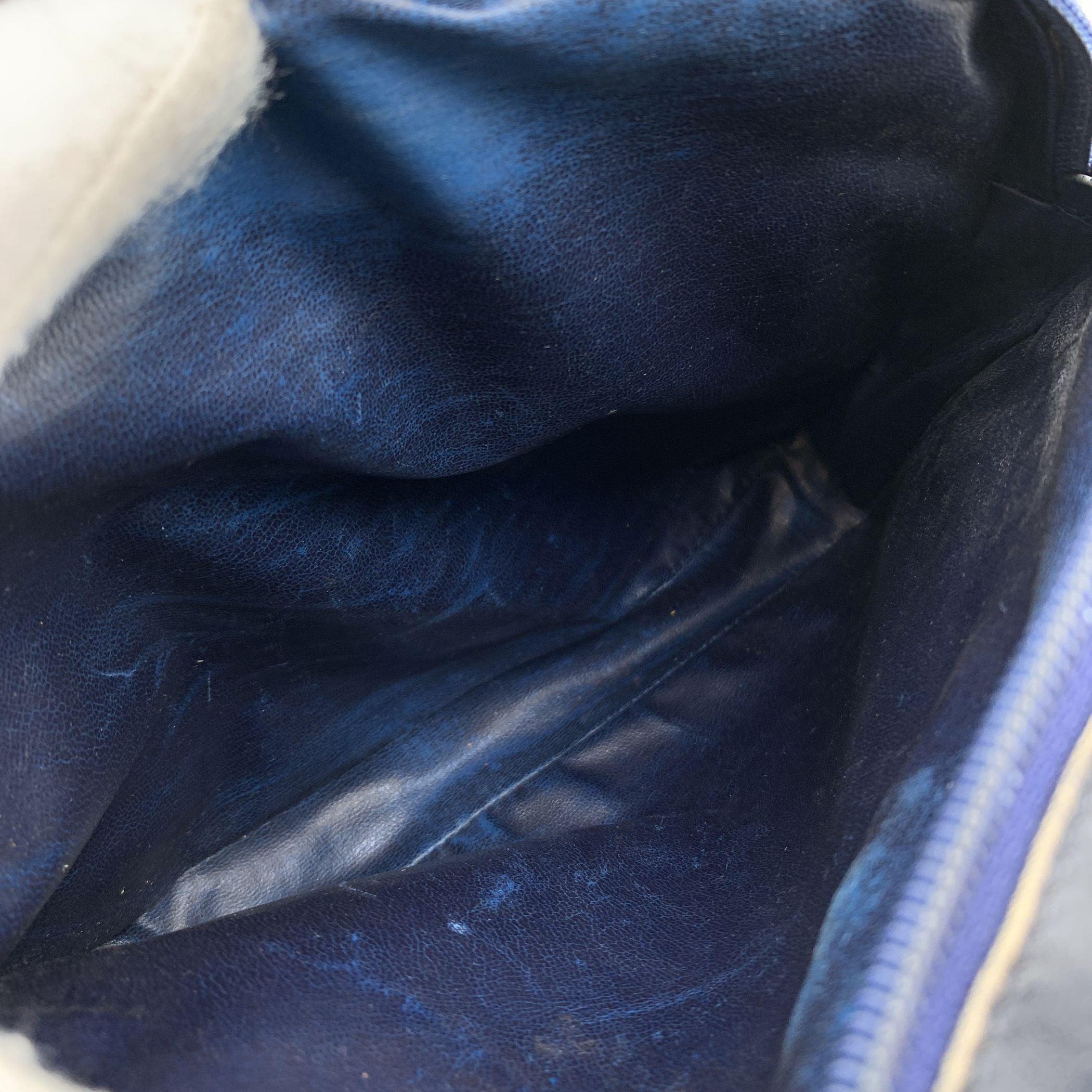 Gucci Vintage Blue Leather Messenger Crossbody Bag with Stripes For Sale 3