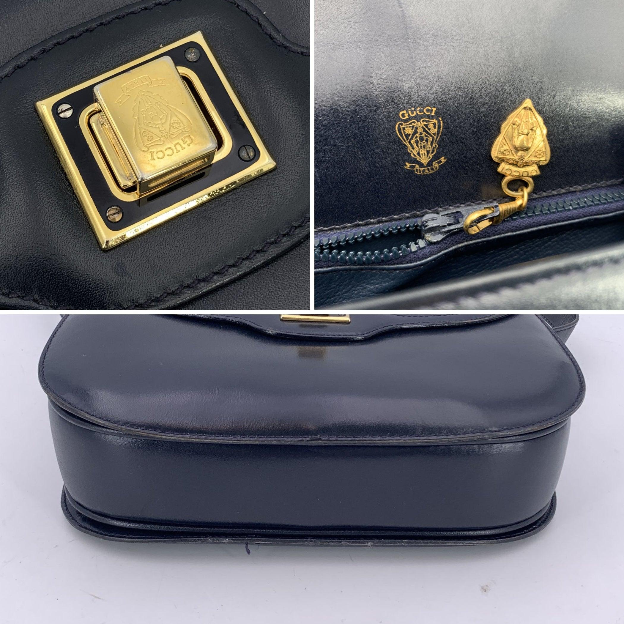 Gucci Vintage Blue Leather Structured Box Flap Shoulder Bag (Sac à bandoulière à rabat en cuir structuré) Bon état - En vente à Rome, Rome