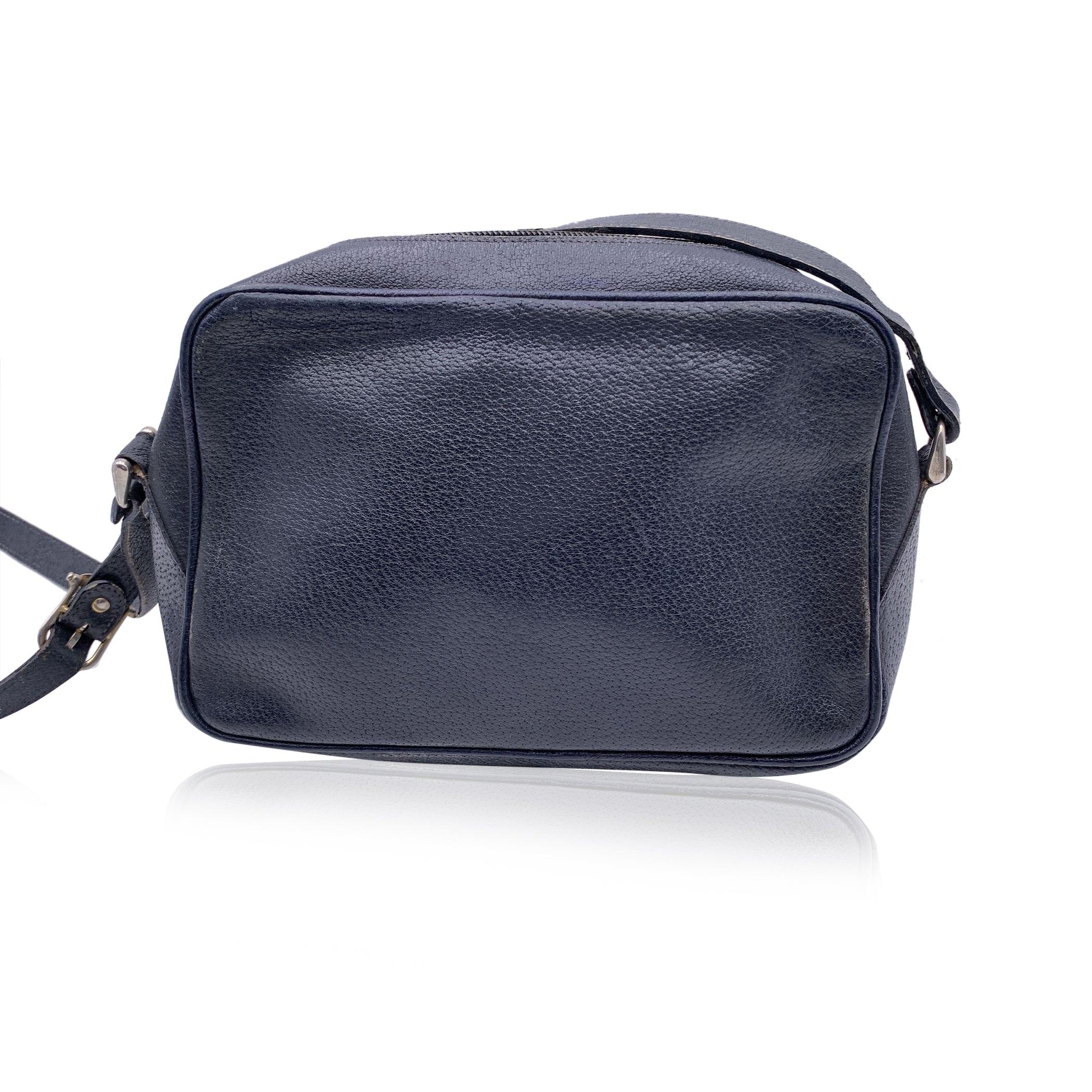 Gucci Vintage Blue Leather Web Messenger Crossbody Bag In Good Condition In Rome, Rome