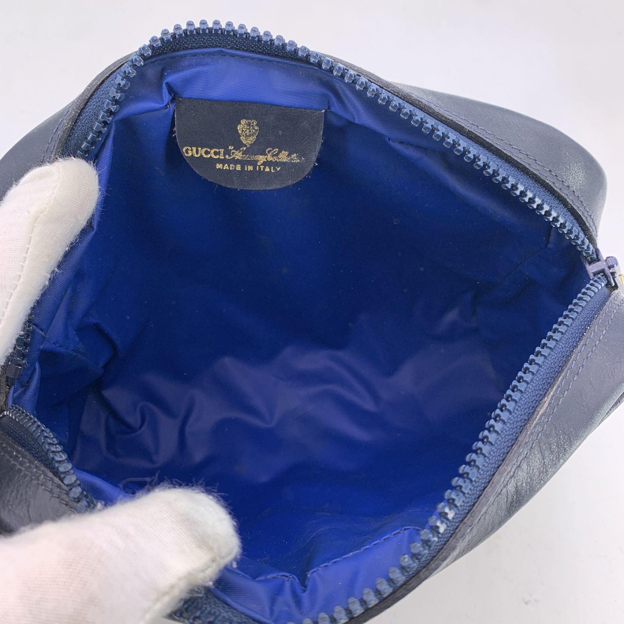 Gucci Vintage Blue Monogram Cosmetic Bag Zip Clutch with Stripes (pochette à fermeture éclair avec rayures) Unisexe en vente