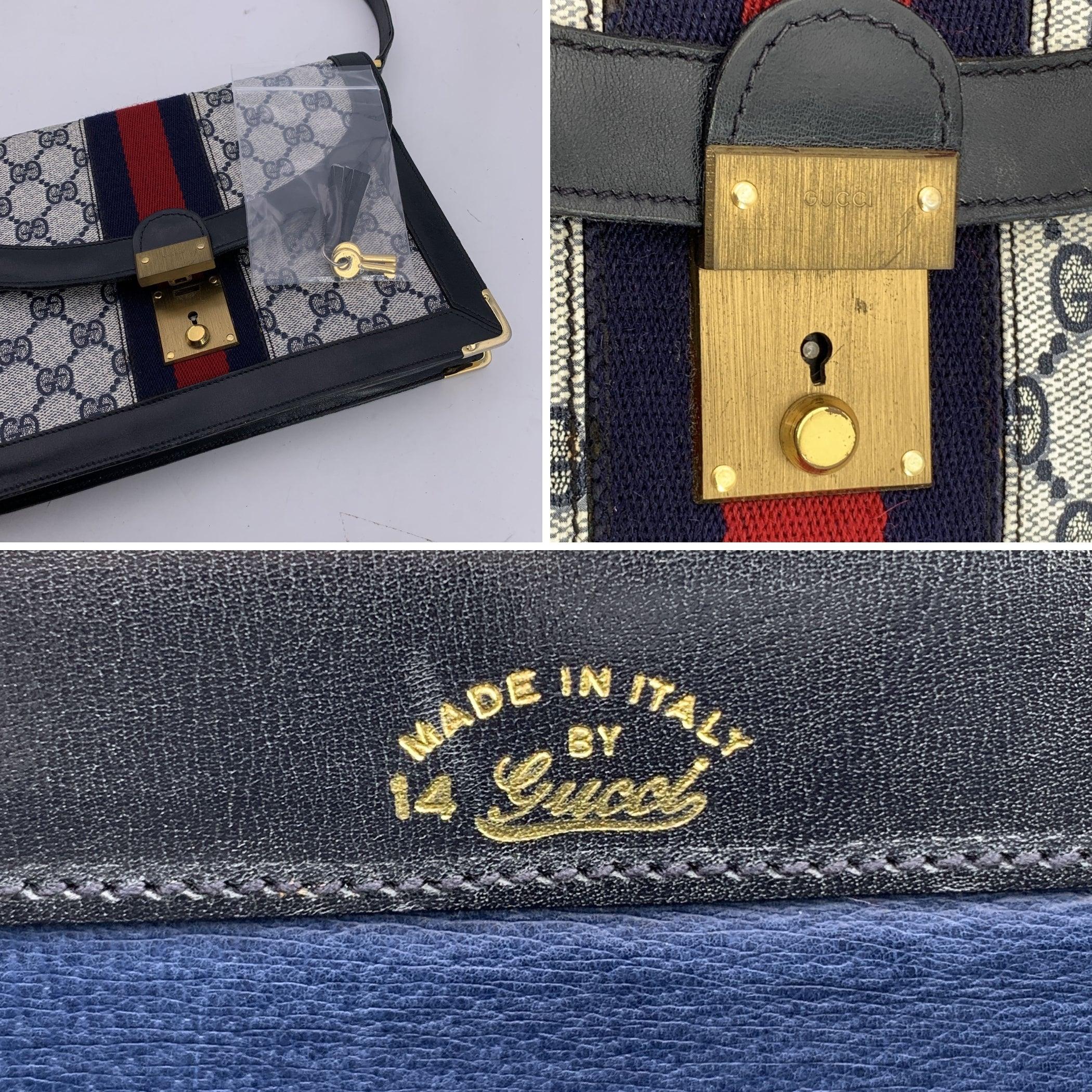 Gucci Borsa a tracolla a soffietto con patta e monogram blu con righe In condizioni buone in vendita a Rome, Rome