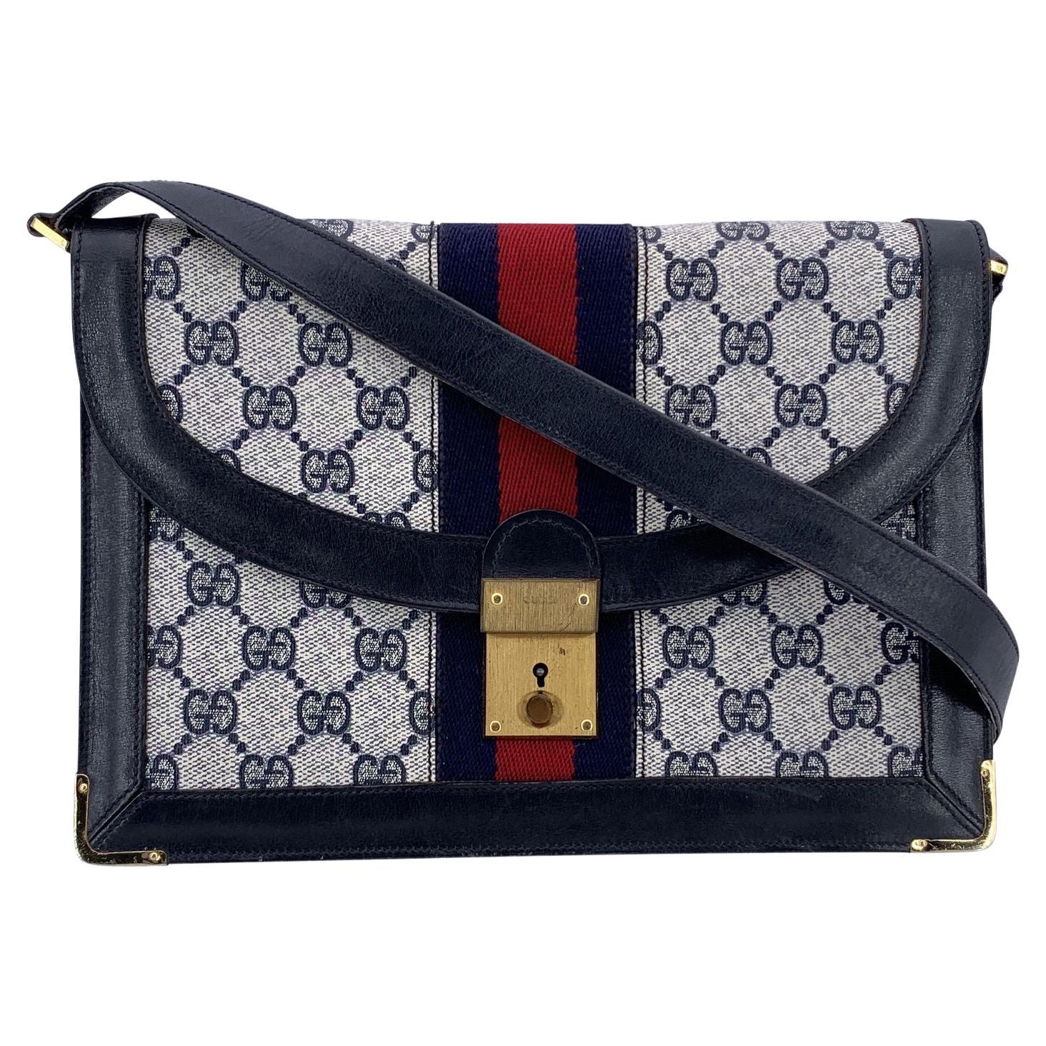 Gucci Borsa a tracolla a soffietto con patta e monogram blu con righe in vendita