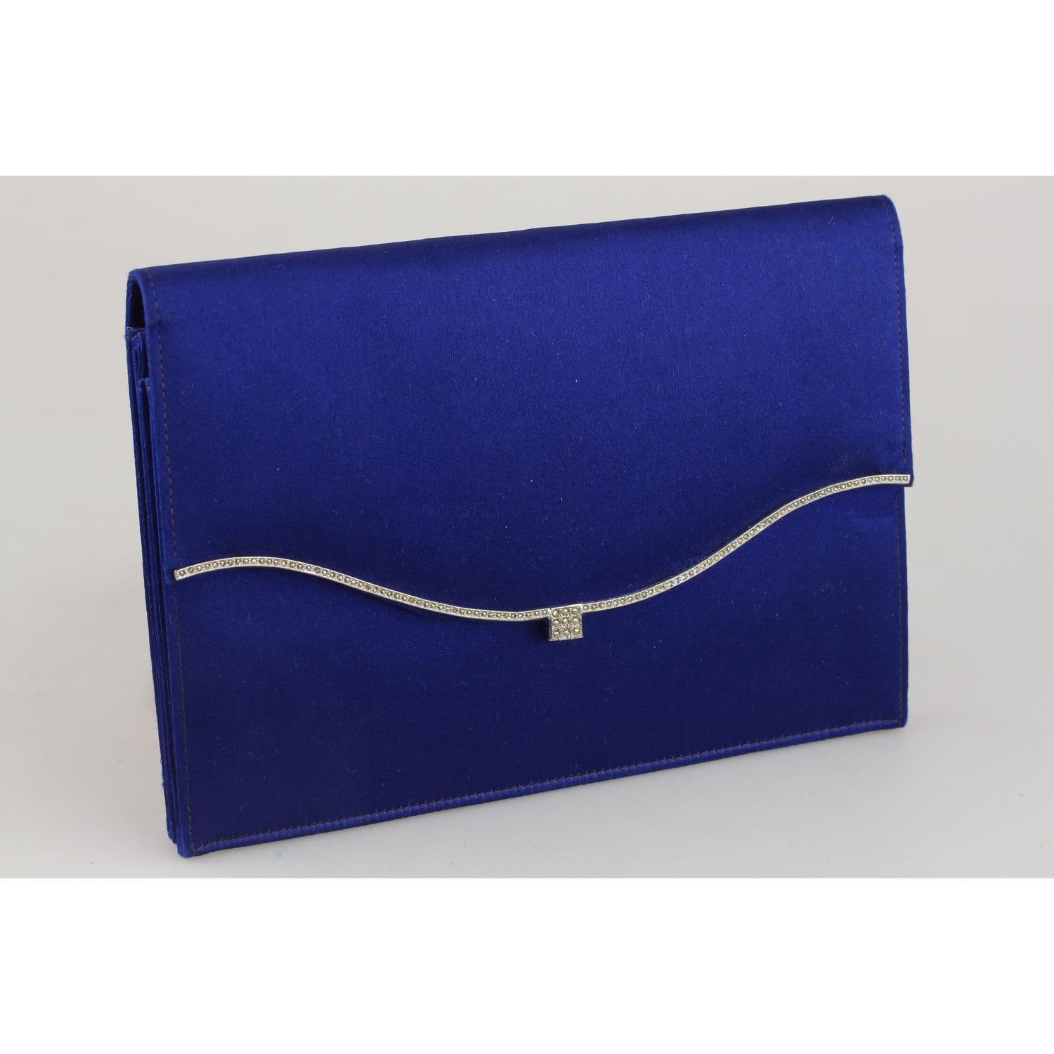 Gucci Vintage Blue Satin Clutch Evening Bag with Rhinestones In Excellent Condition In Rome, Rome