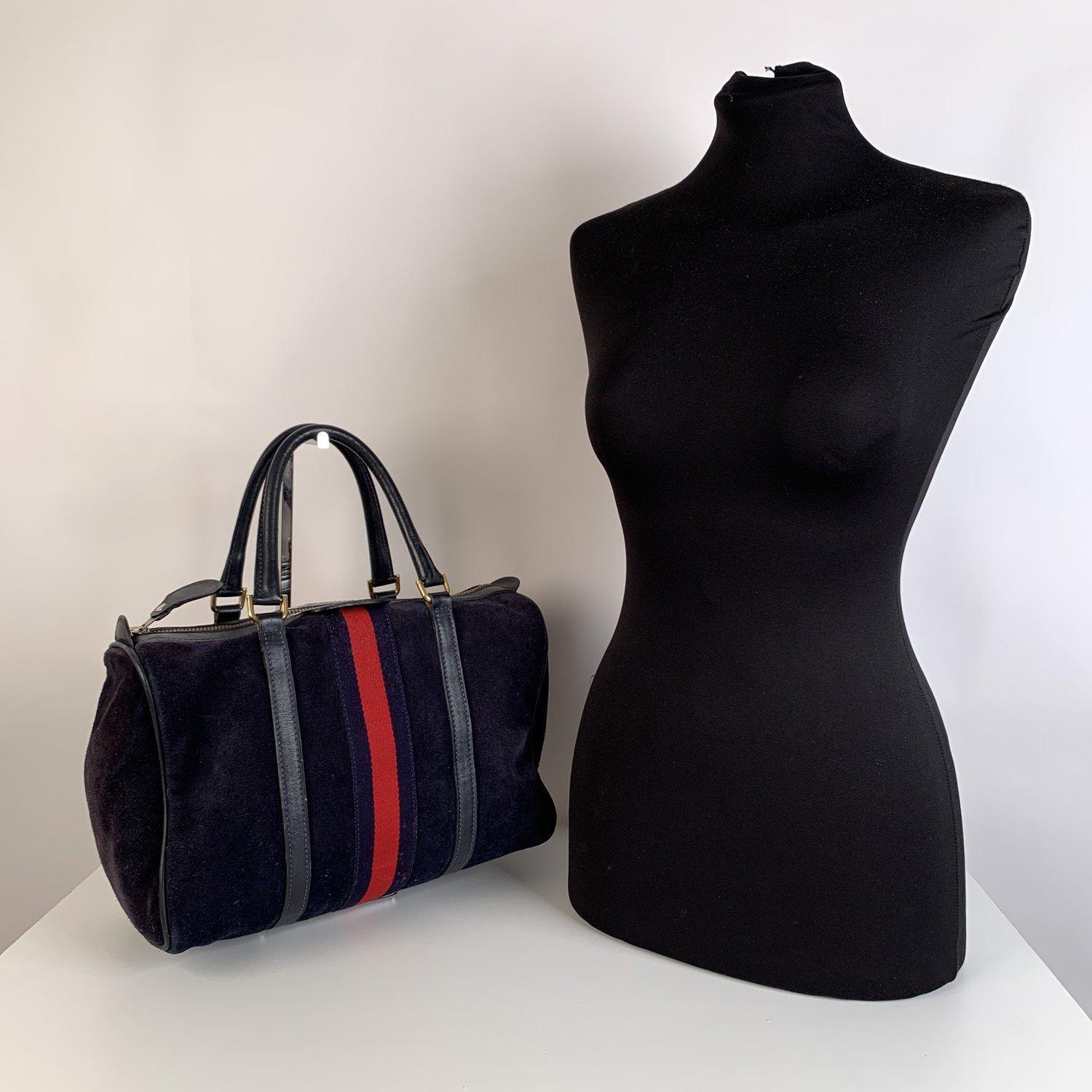 MATERIAL: Suede COLOR: Blue MODEL: Boston Bag GENDER: Women SIZE: Medium Condition B - VERY GOOD Some normal wear of use on suede due to normal use, some wear of use on bottom corners, some normal wear of use inside Measurements BAG HEIGHT: 8.5