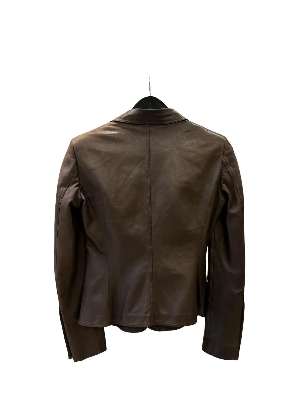Gucci
Vintage Brown Leather Blazer Jacket
Size Small

Beautiful Gucci vintage brown leather blazer jacket in a size small. In great condition without flaws. Made in Italy.

