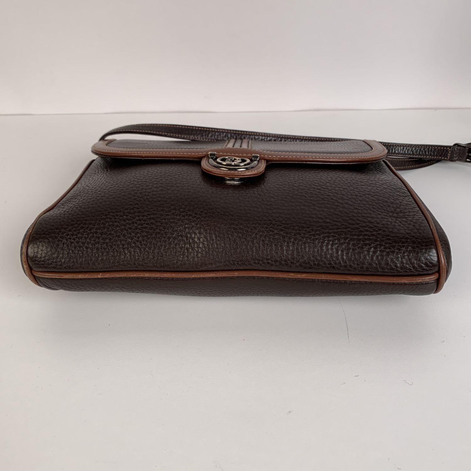 Gucci Vintage Brown Leather Convertible Crossbody Bag In Excellent Condition In Rome, Rome