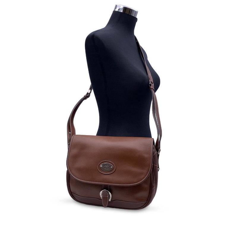 Gucci Vintage Brown Leather Flap Crossbody Messenger Bag For Sale at